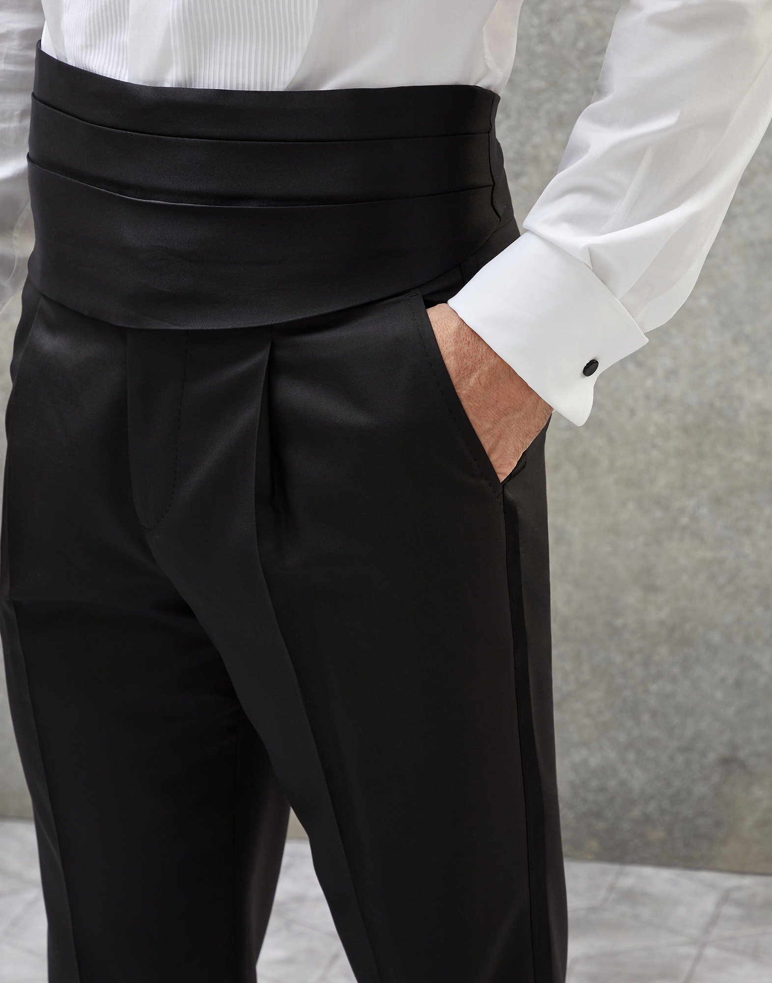 Tuxedo trousers with pleats