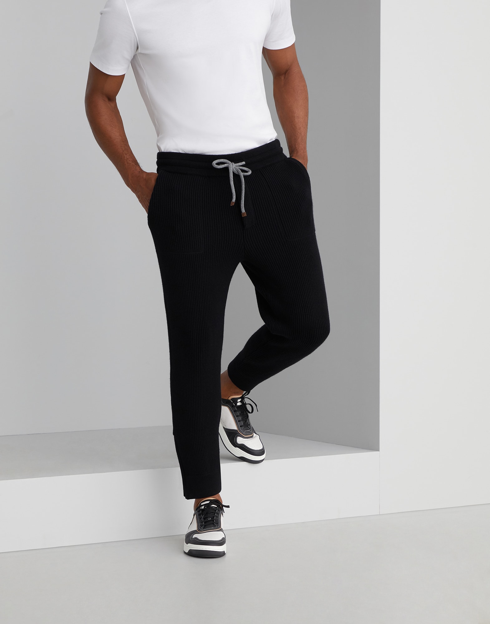 Isaia Men's Cashmere-cotton Slim 5-pocket Trousers In Medium Brown |  ModeSens