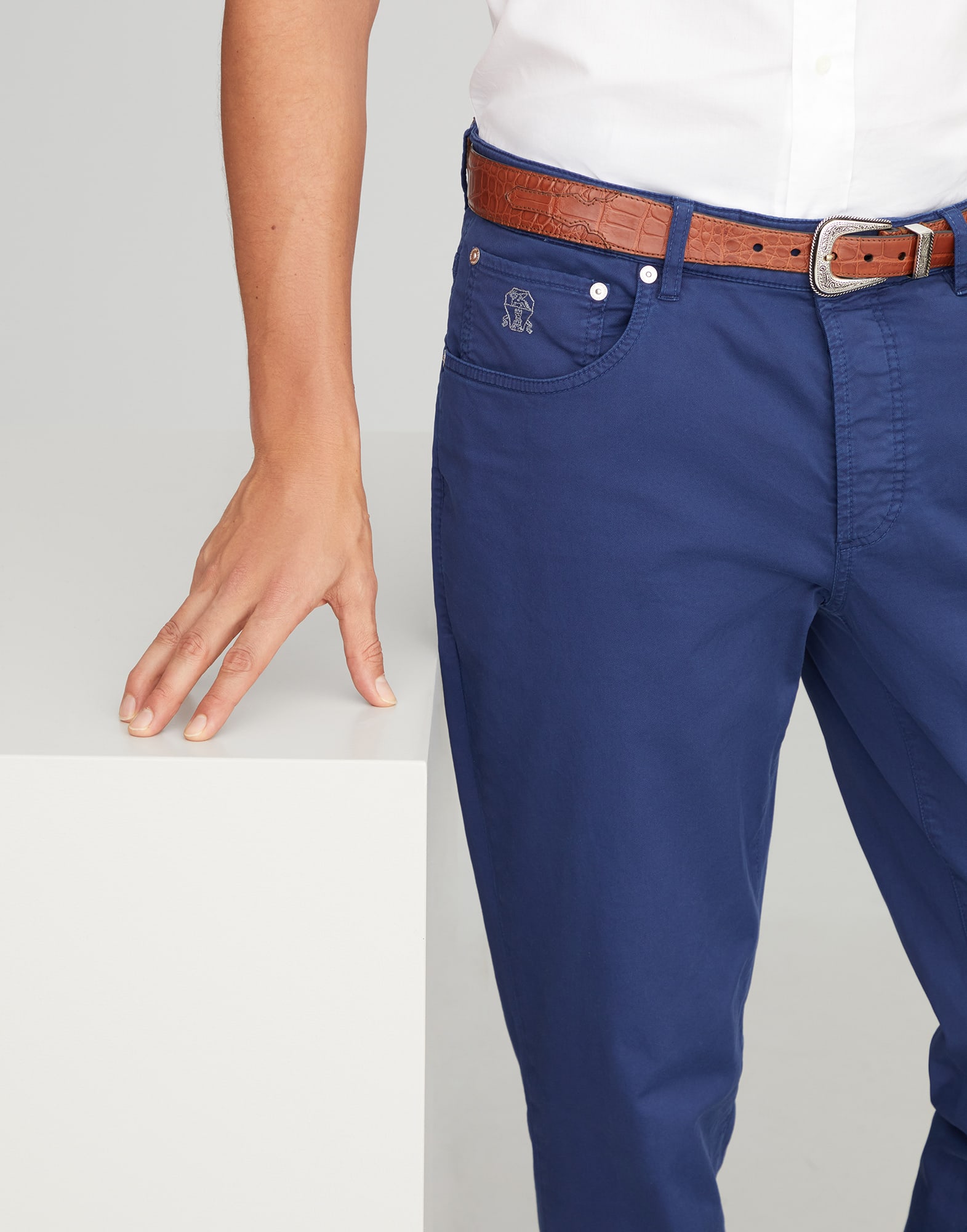 Italian fit five-pocket trousers