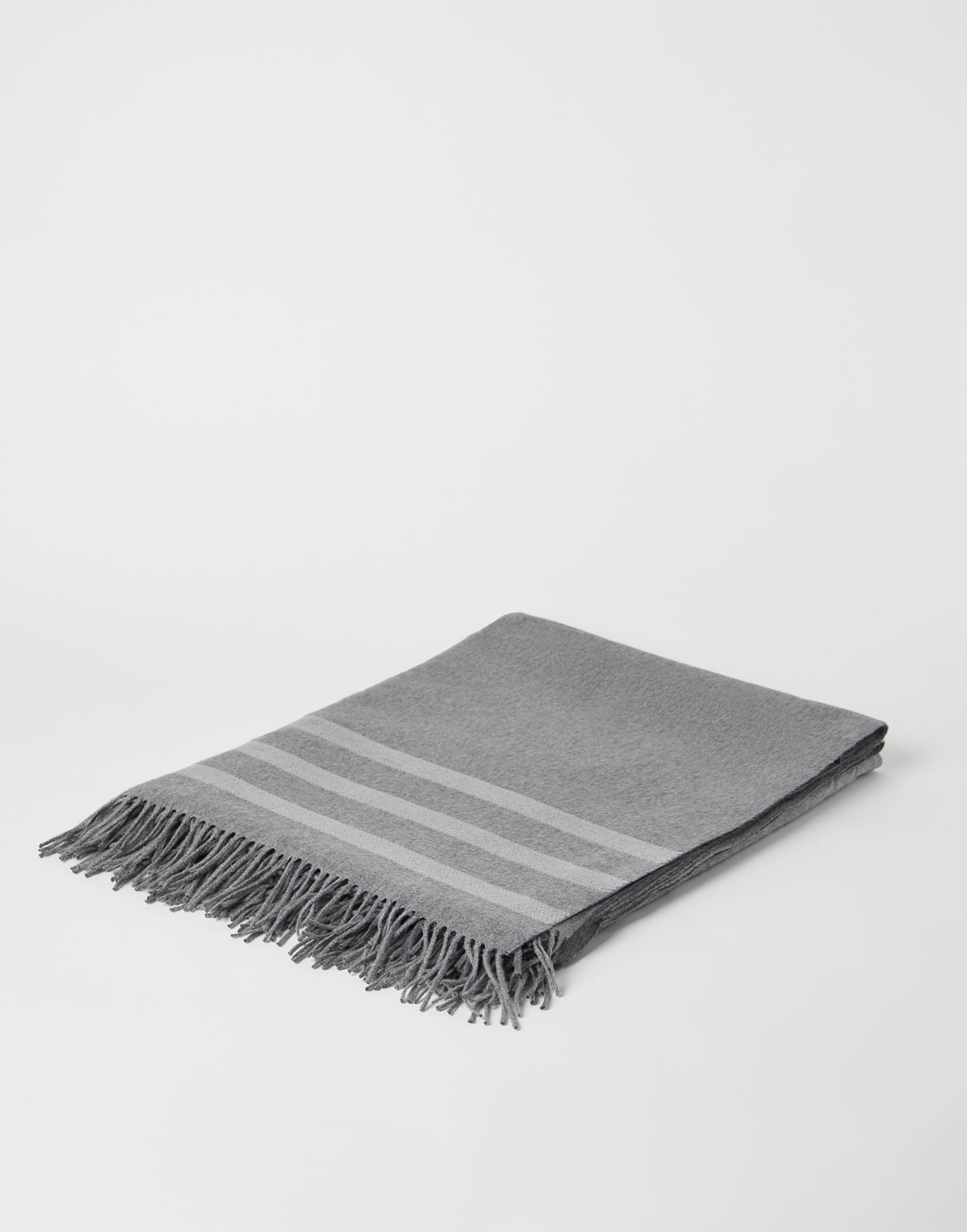Silk double cloth throw Light Grey Lifestyle - Brunello Cucinelli