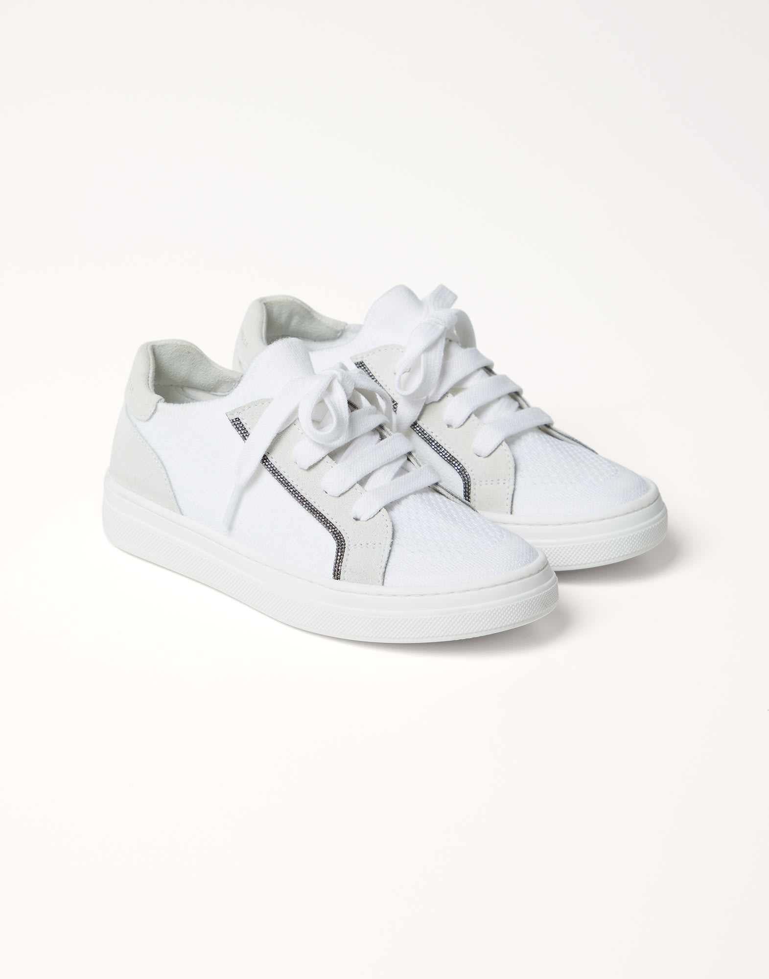 Chaussures élégantes et 2025 raffinées