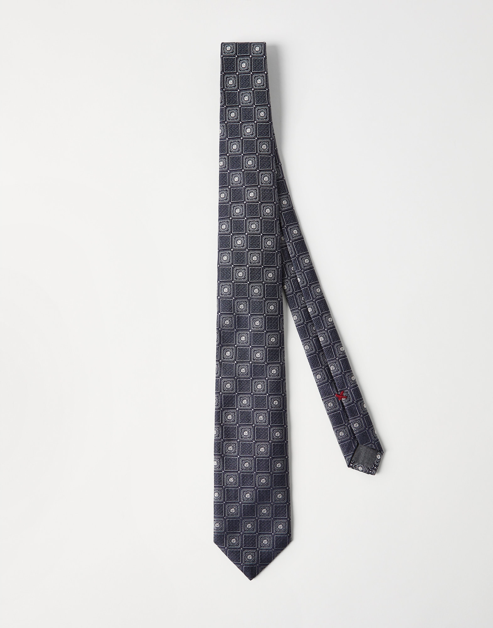 Silk necktie outlet