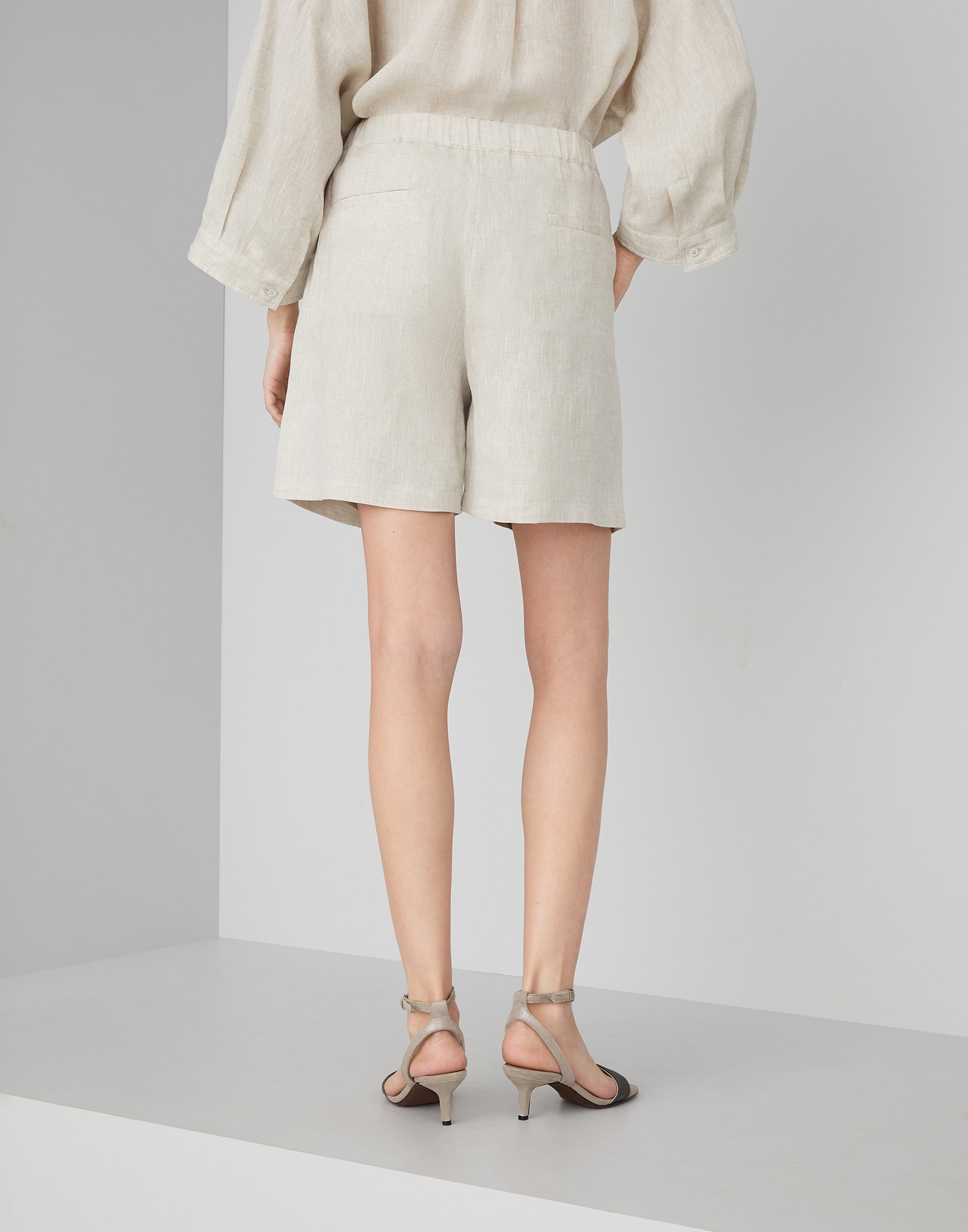 Linen shorts (241MB650EP999) for Woman | Brunello Cucinelli