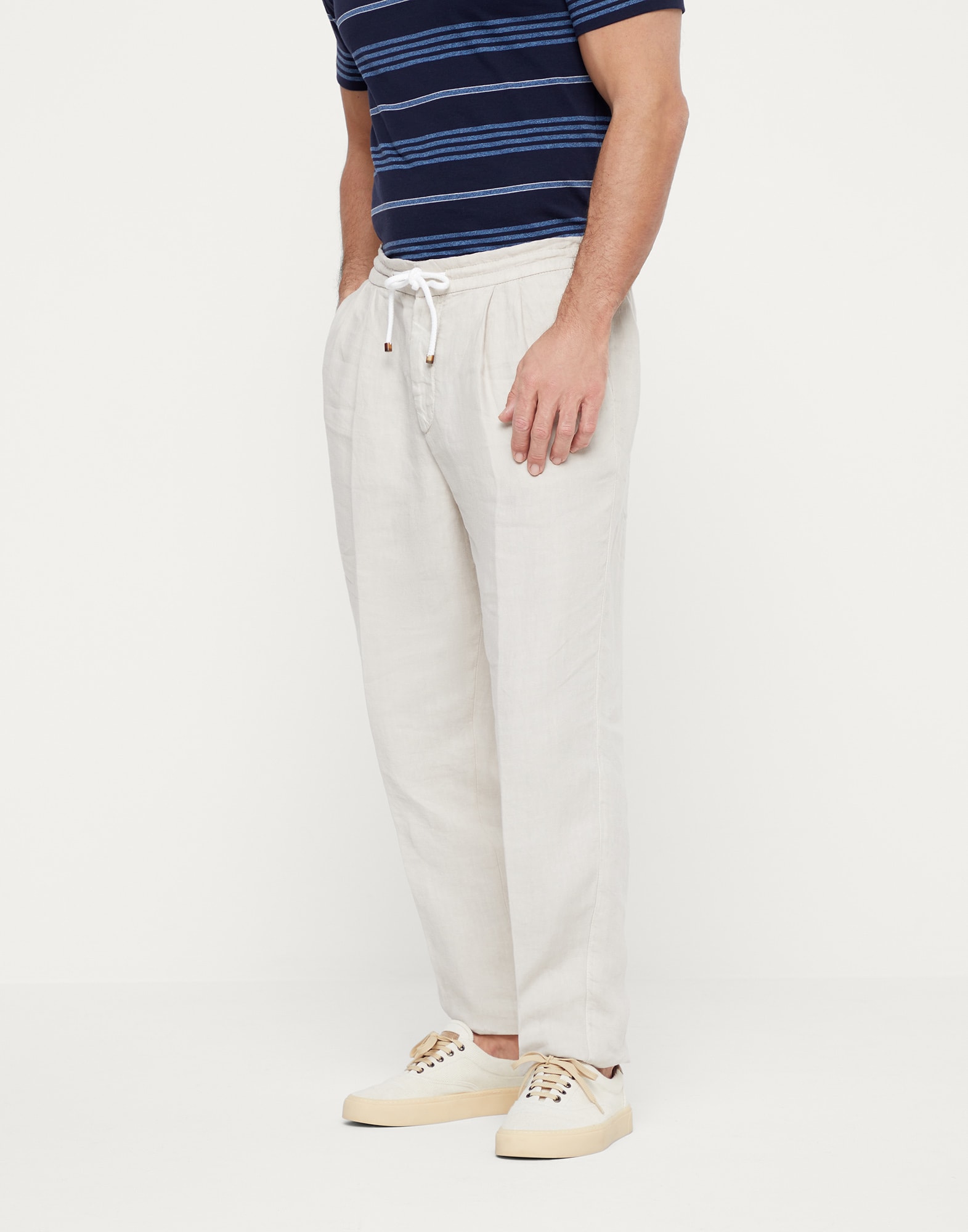 Leisure fit trousers with drawstring Oat Man -
                        Brunello Cucinelli
                    