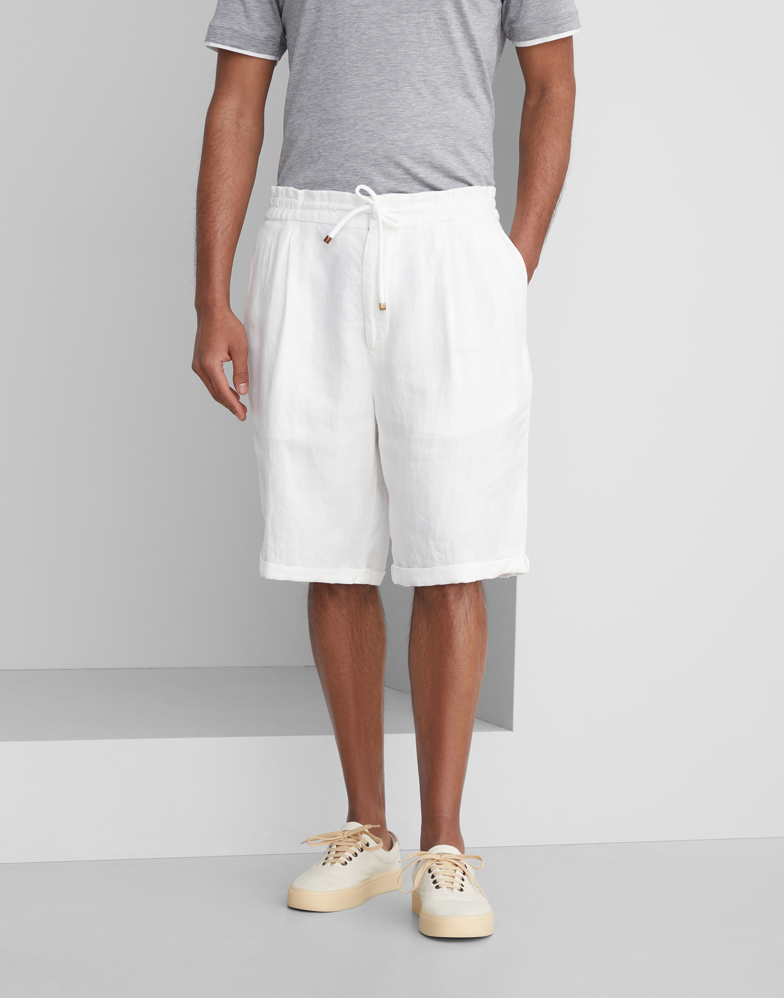 Bermuda shorts with drawstring White Man -
                        Brunello Cucinelli
                    
