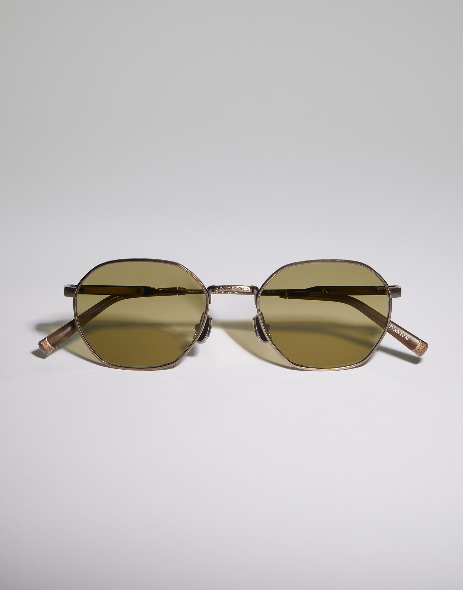 Солнцезащитные очки с фотохромными линзами Коричневый Очки -
                        Brunello Cucinelli
                    