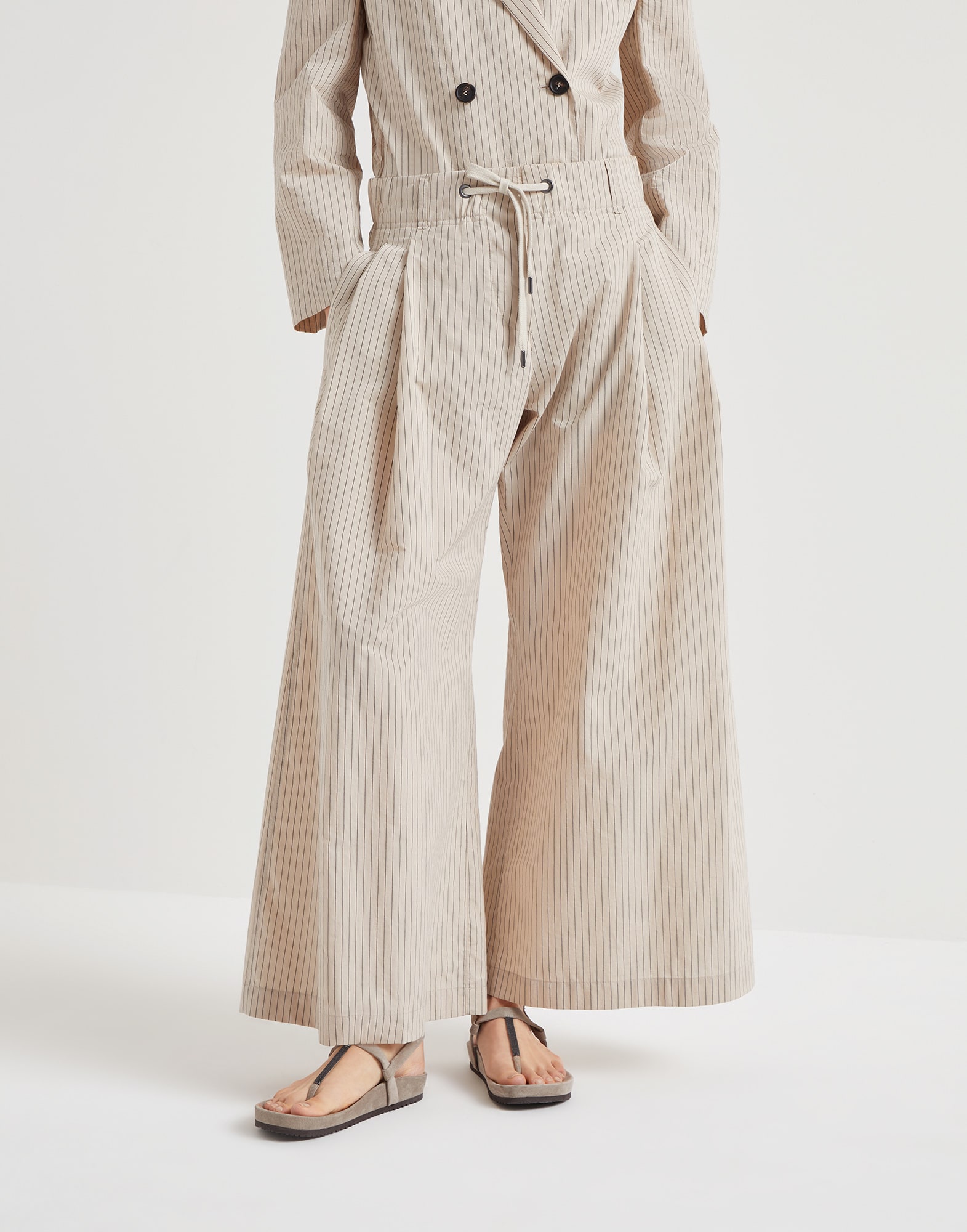 Wide Pleated trousers