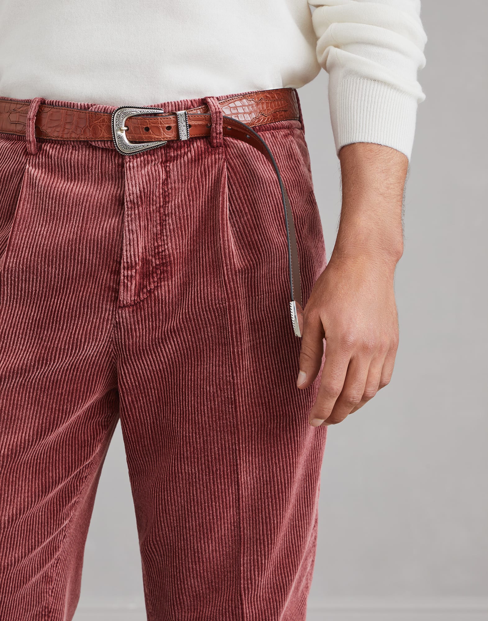 Leisure fit trousers with pleats (242M280DE1450C6320) for