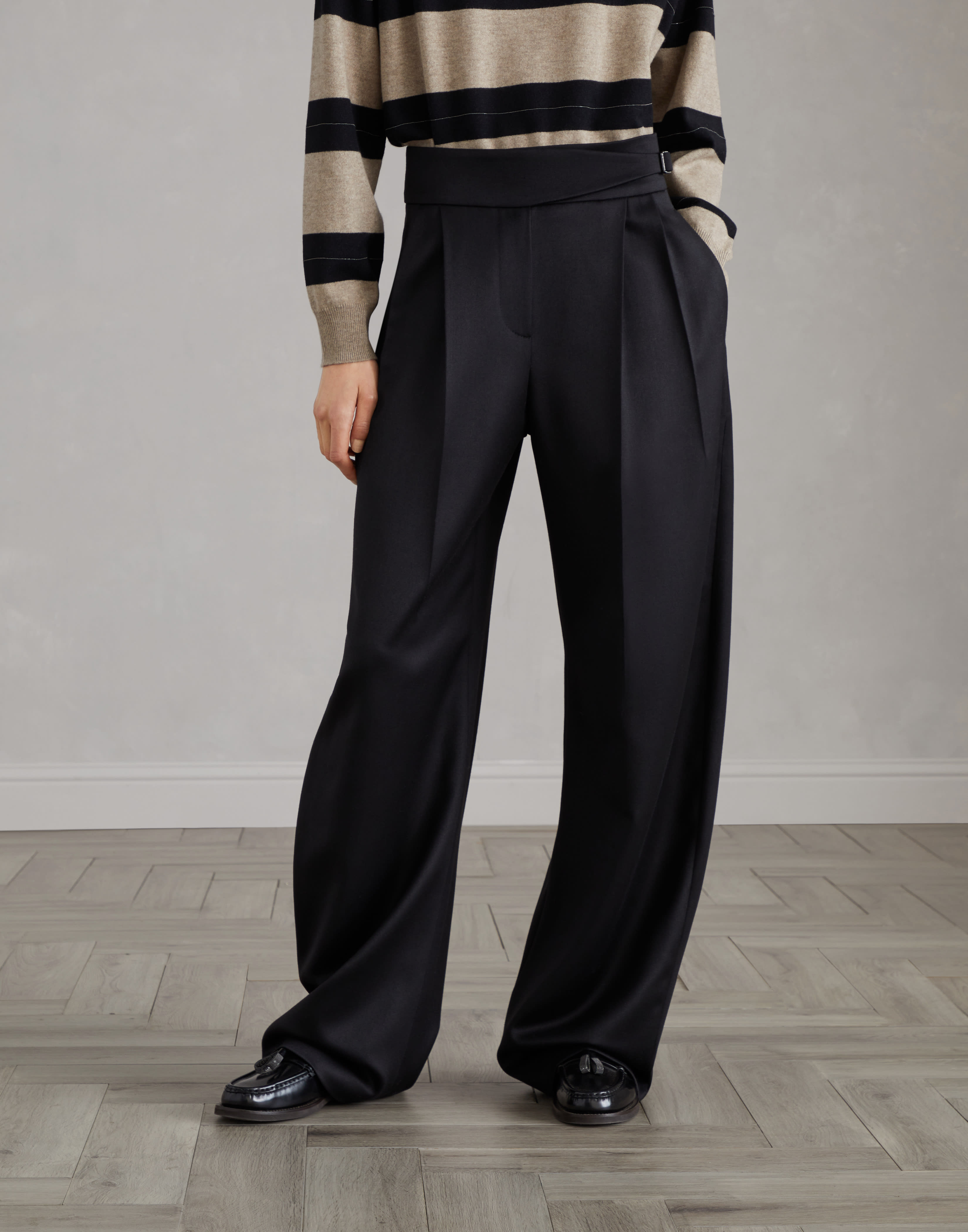Loose Tailored trousers with monili