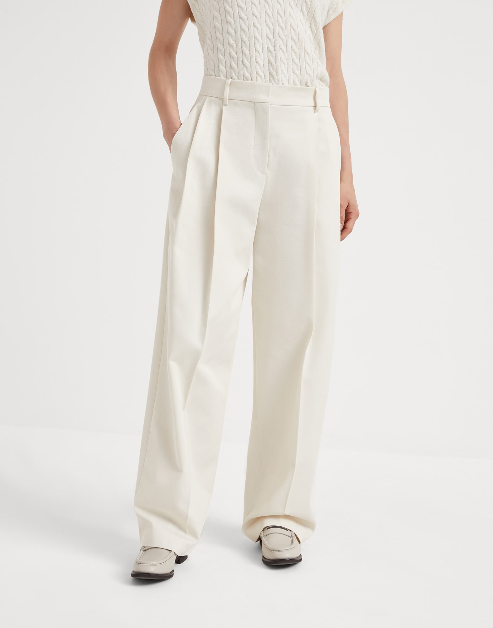 Wide Pleated trousers