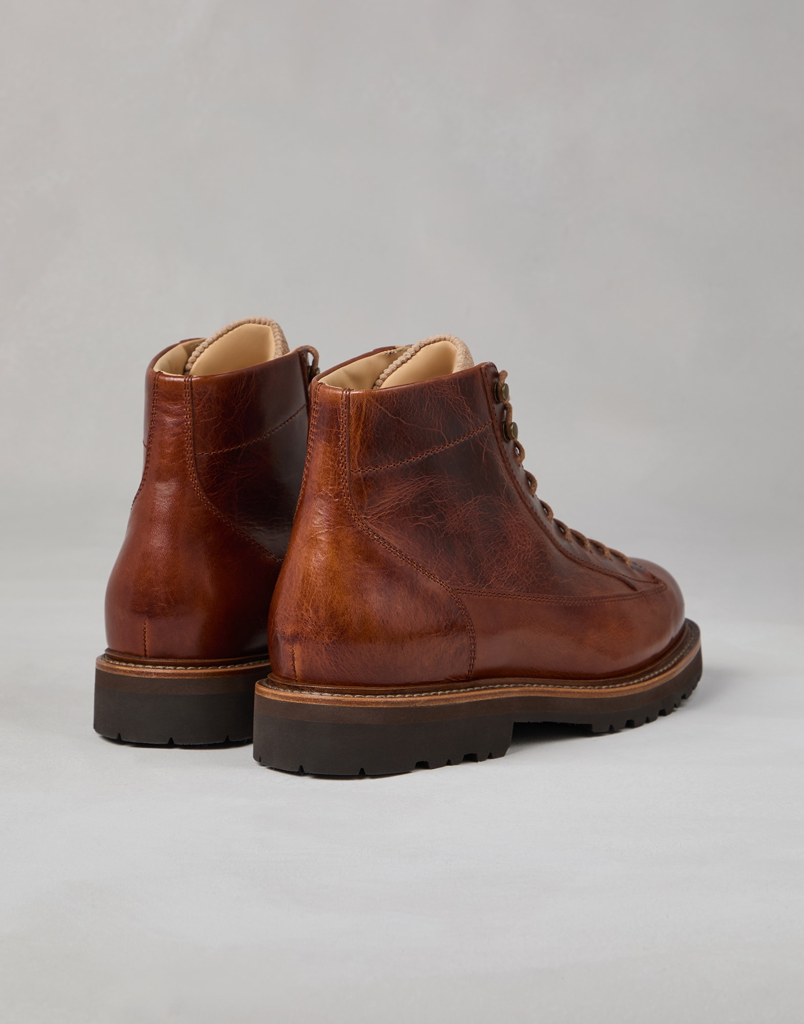 プルアップカーフスキン ブーツ (242MZUWXPW717CFL8809) for メンズ | Brunello Cucinelli