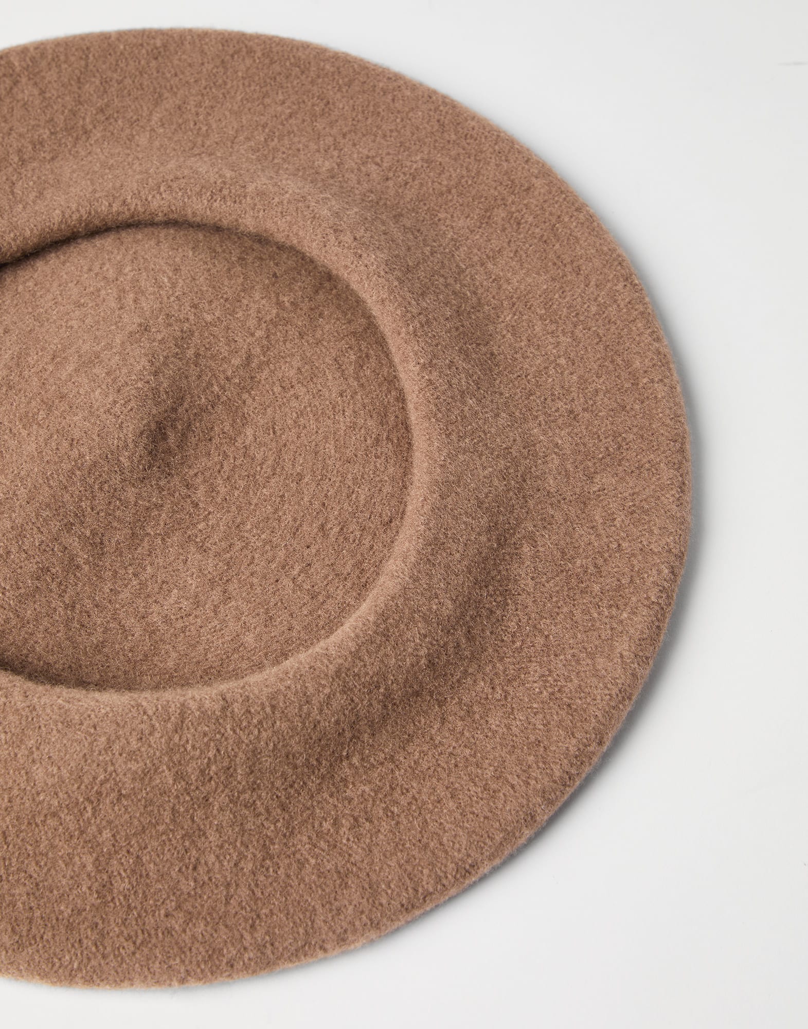 Wool beret (242MCAP90136C9610) for Woman | Brunello Cucinelli