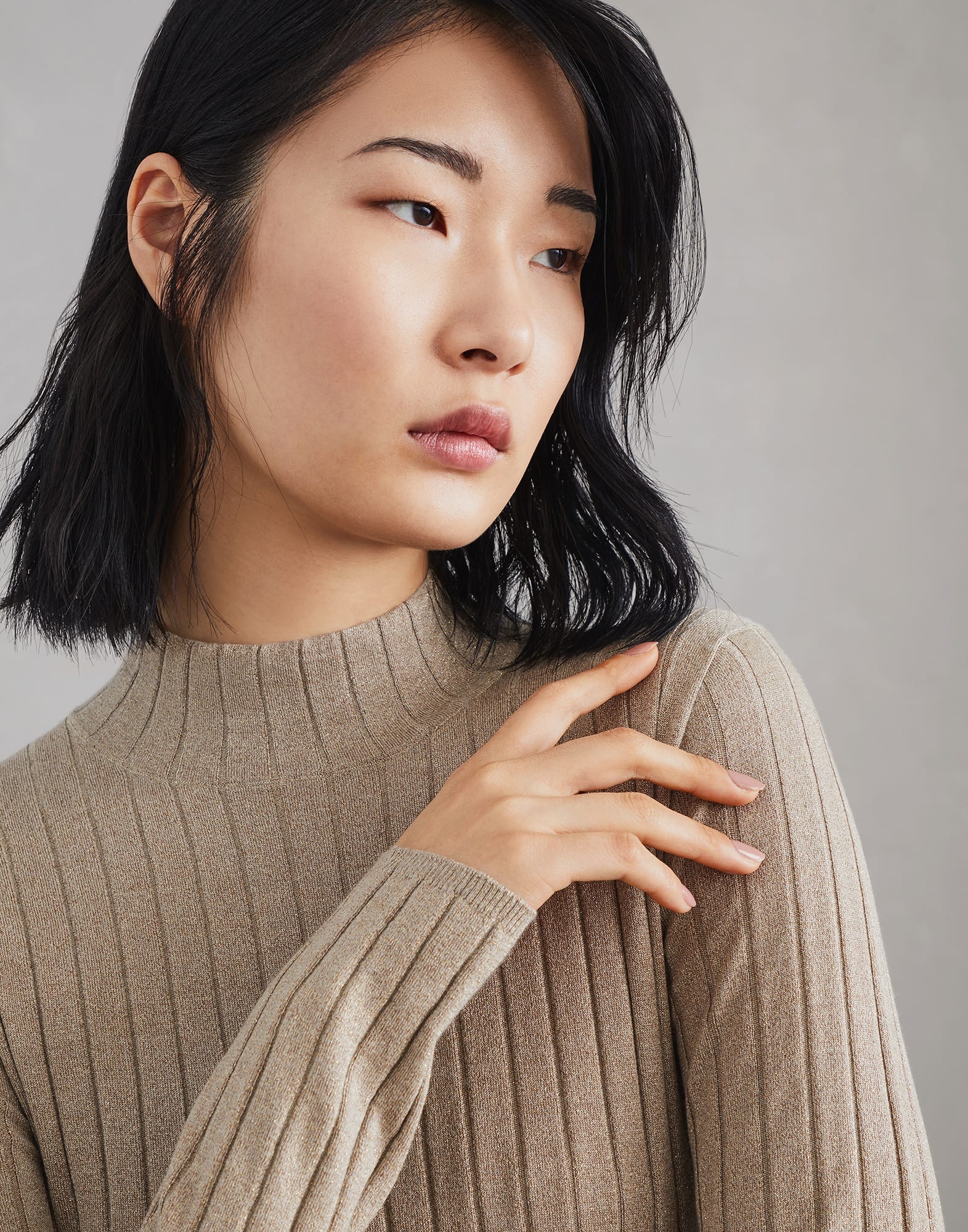 Ribbed mock neck sweater