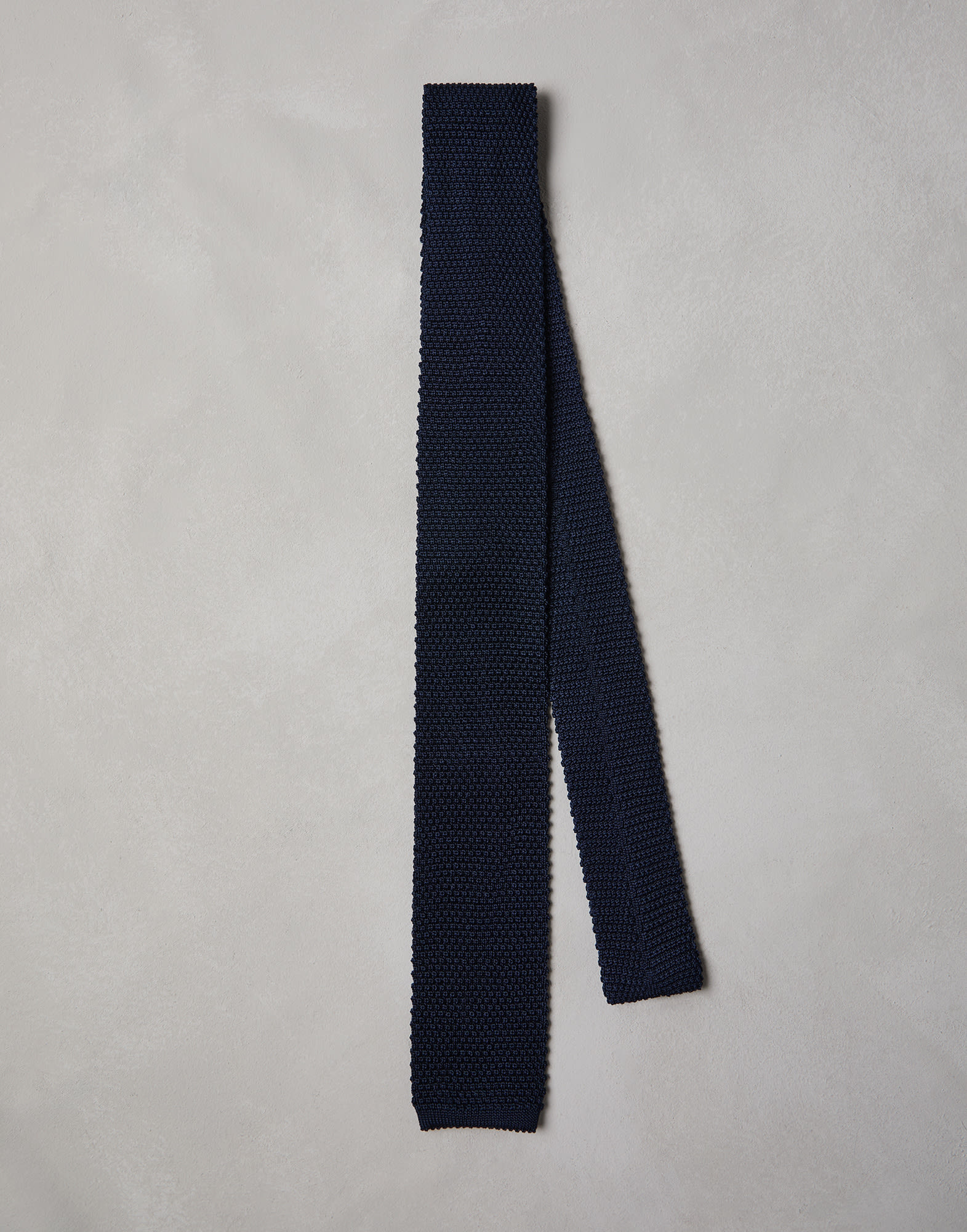 Knit necktie