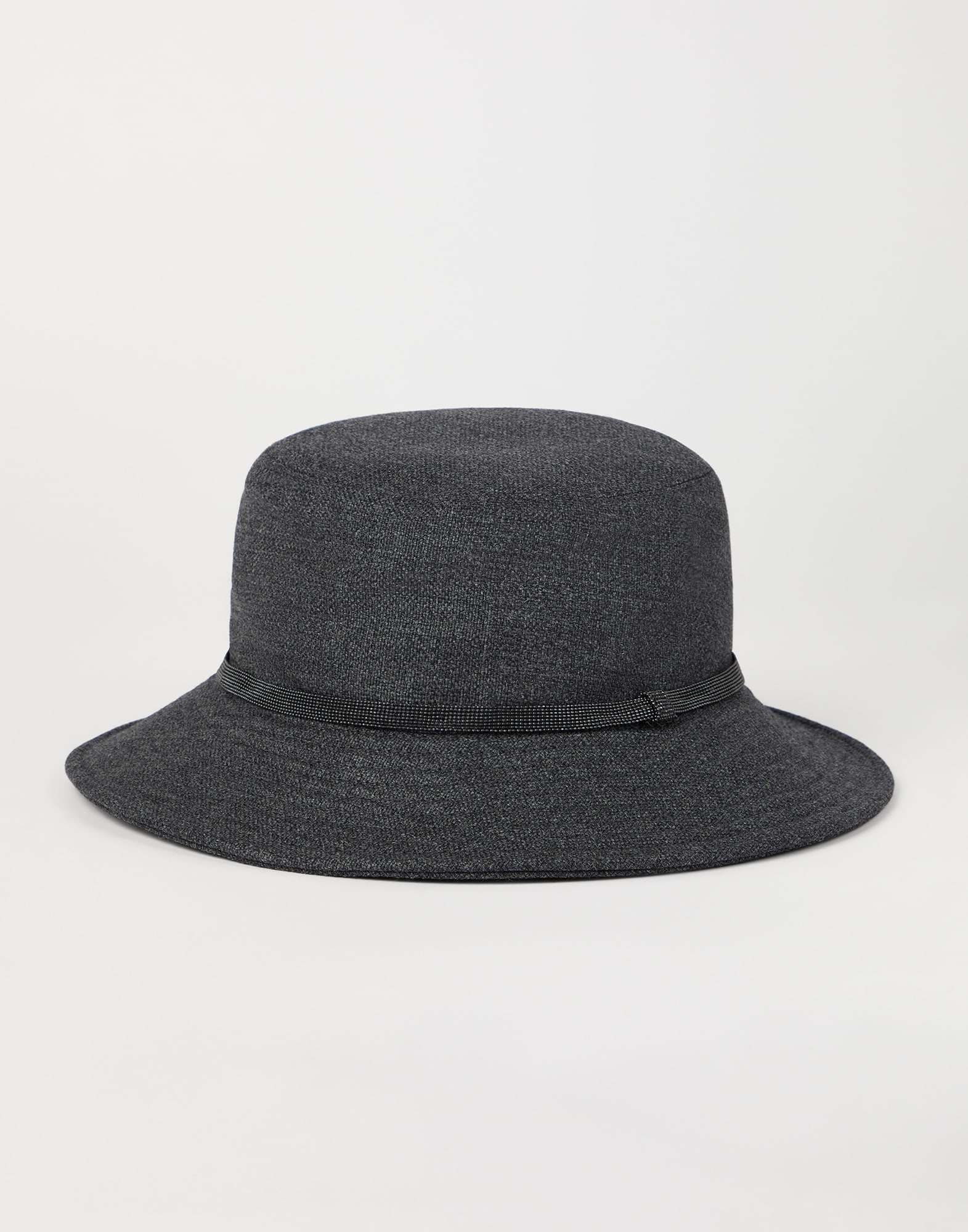 Bucket hat with monili
