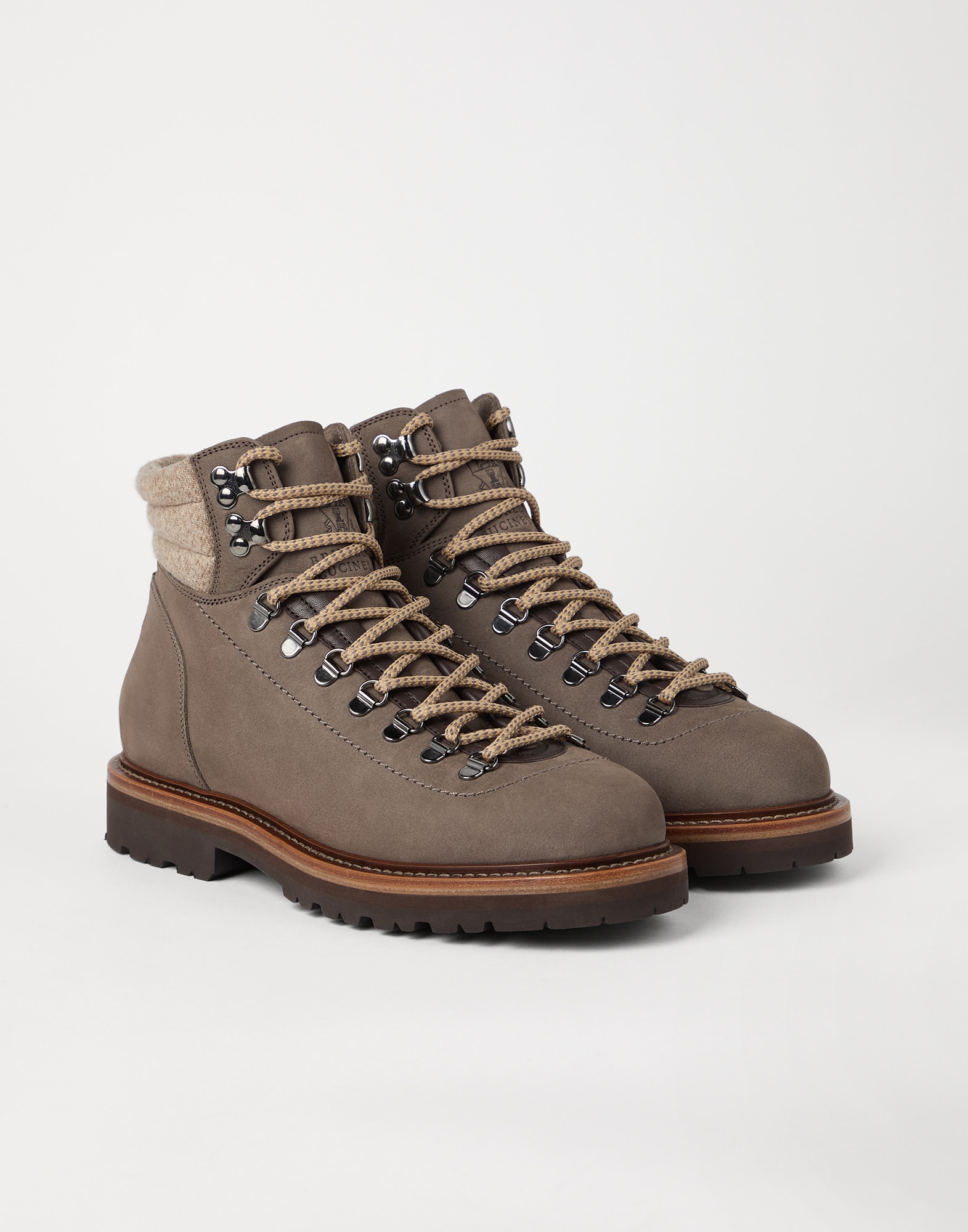Nubuck Mountain Boot 242MZUDEMS890CHZ85 for Man Brunello Cucinelli