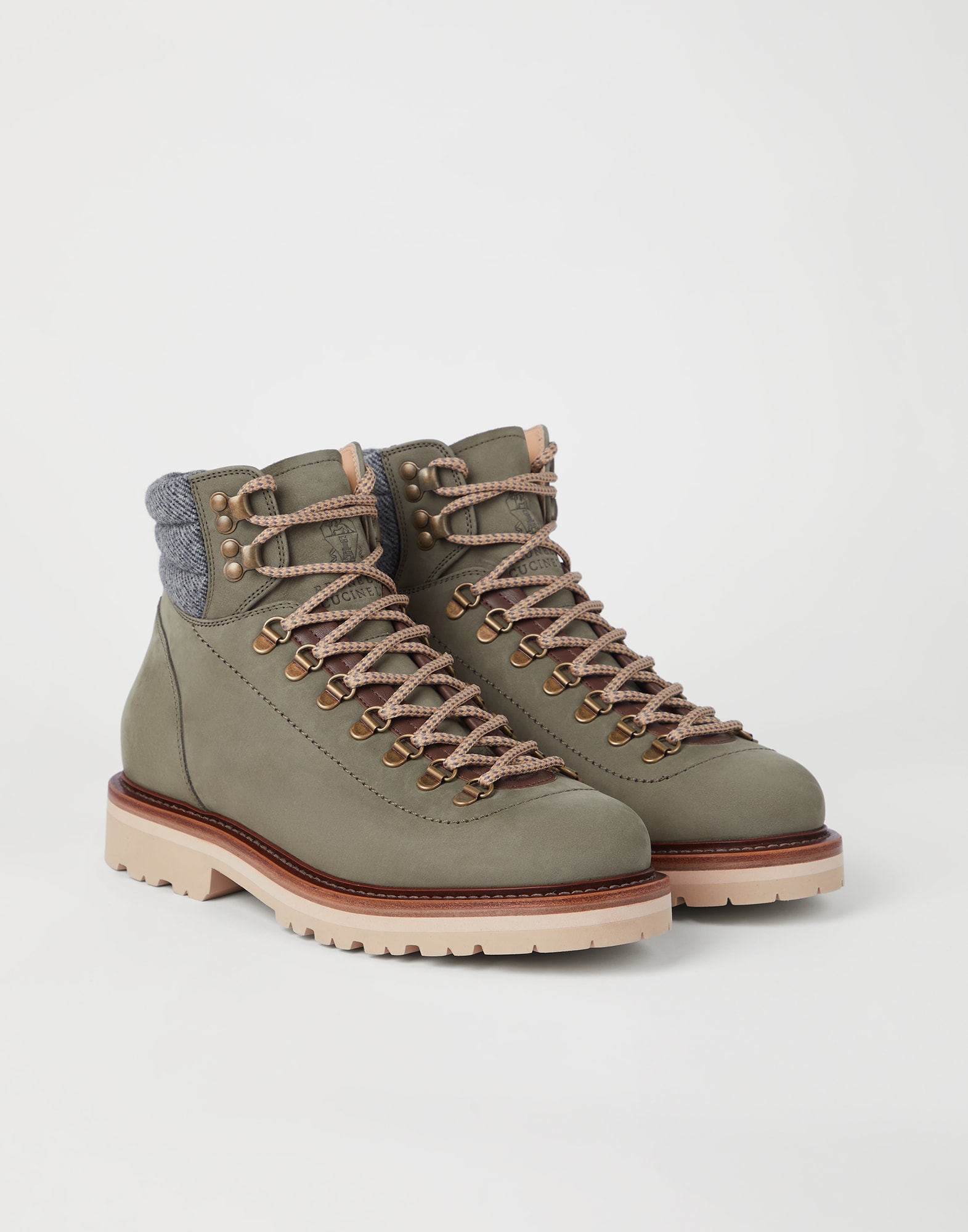 Nubuck Mountain Boot 242MZUDRES890CJP40 for Man Brunello Cucinelli