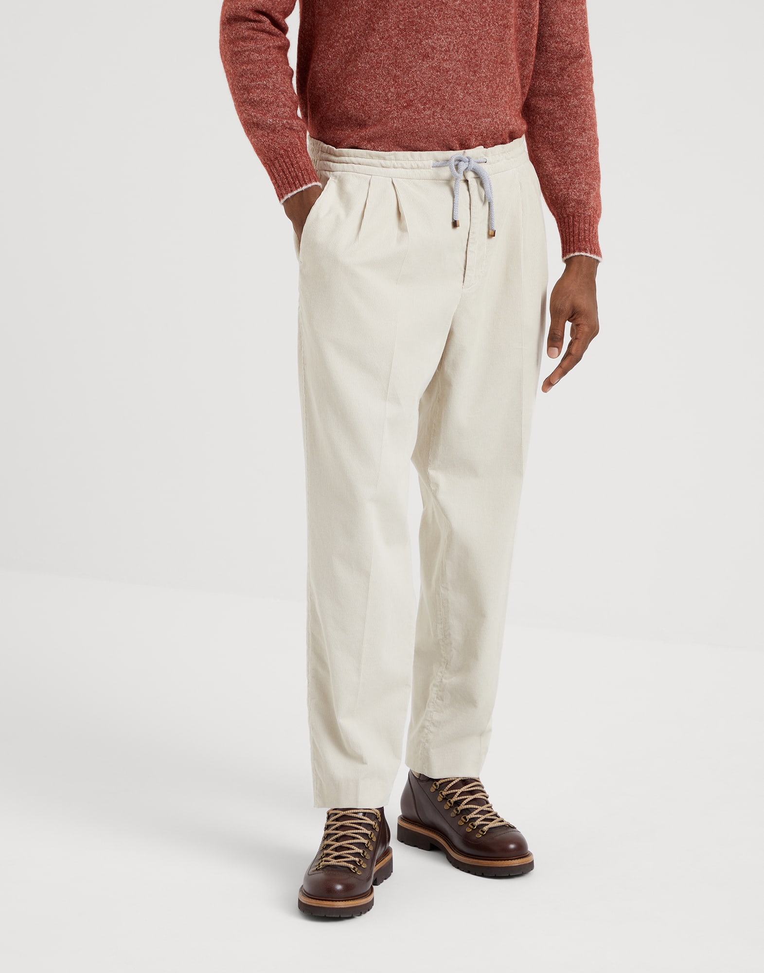 Leisure fit trousers with drawstring