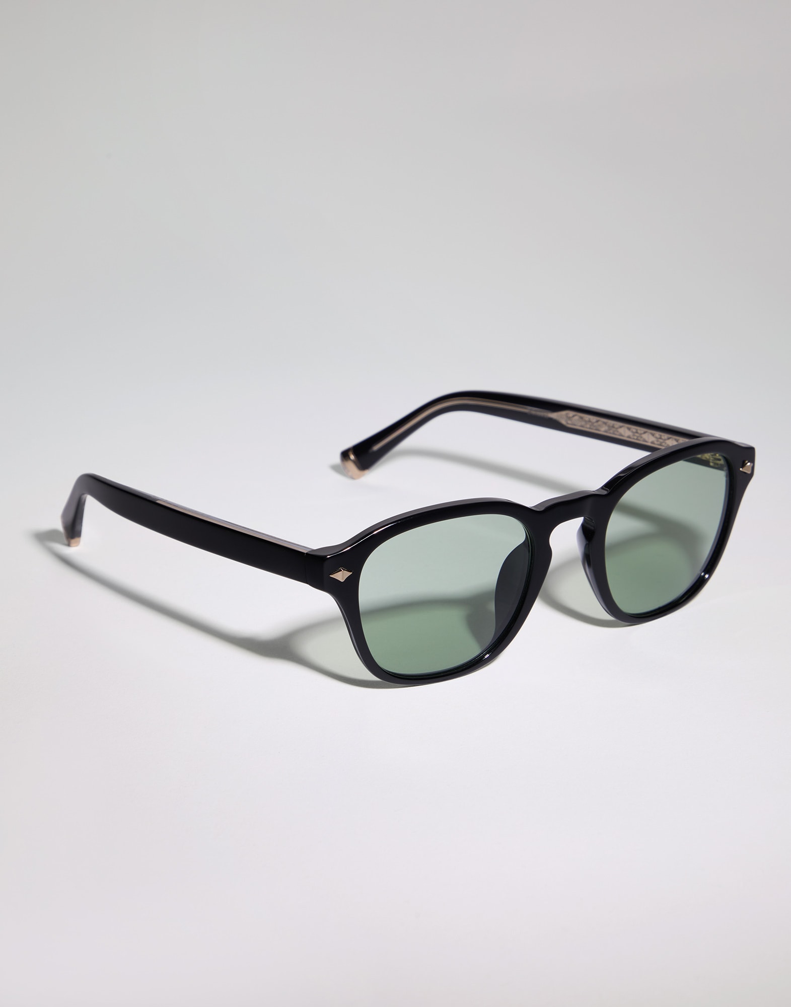 Round acetate sunglasses