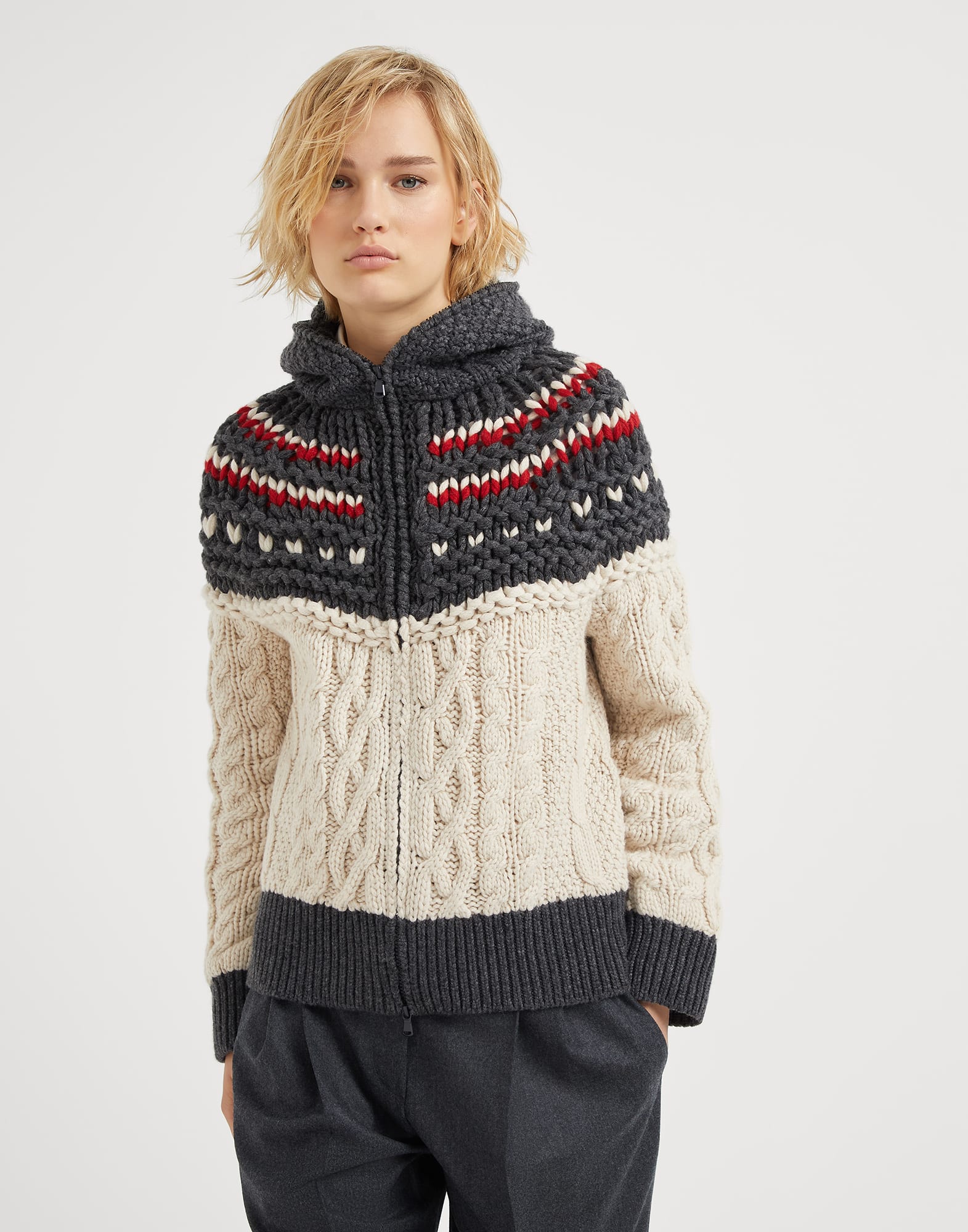 ブルネロクチネリ カシミヤニット帽 スパンコール ブルネロクチネリ カシミヤニット帽 スパンコール 本日限定価格