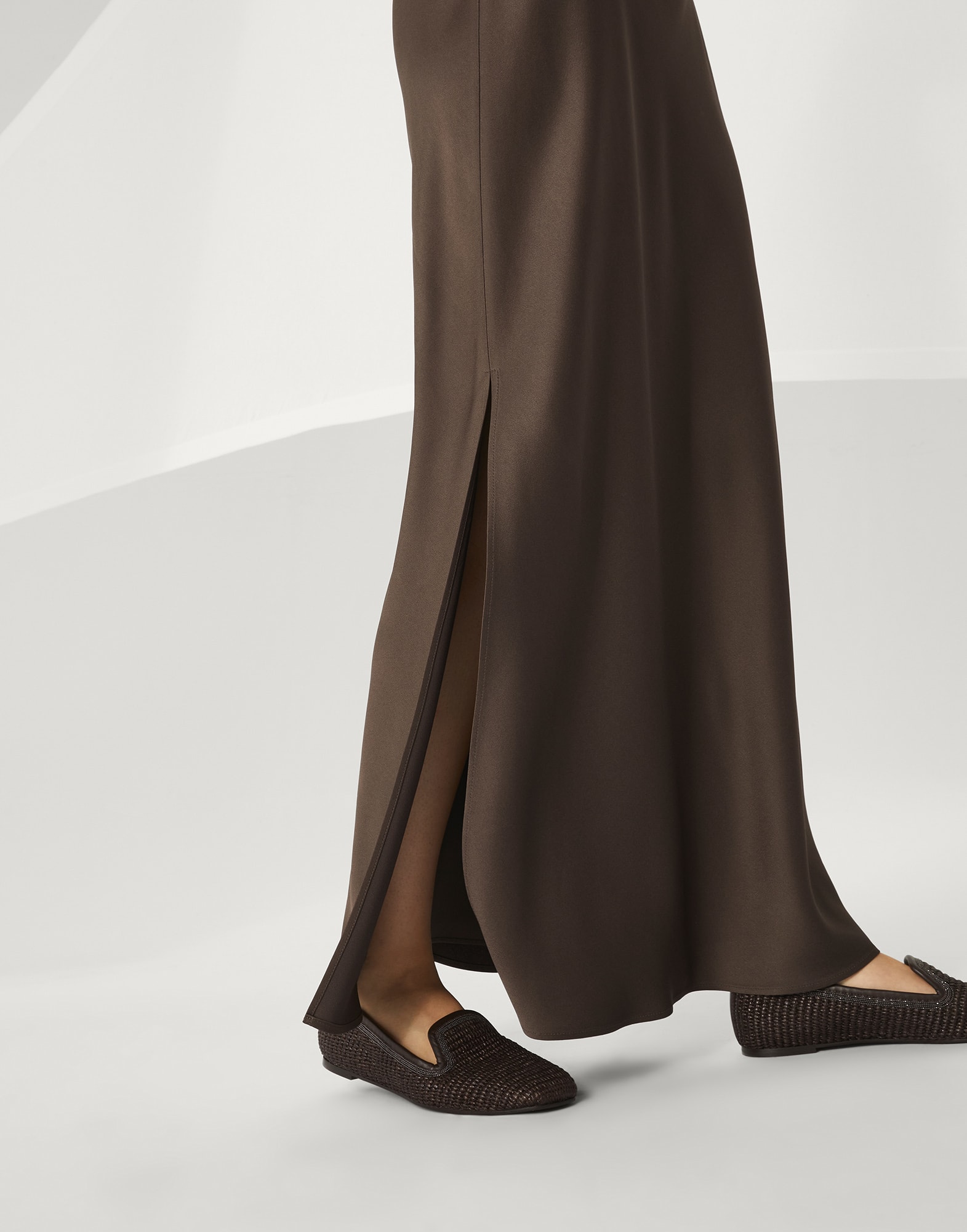 【関税込み】BRUNELLO CUCINELLI Fluid-Bias Cut' skirt Fluid Bias-Cut skirt for Woman in Cocoa | Brunello Cucinelli