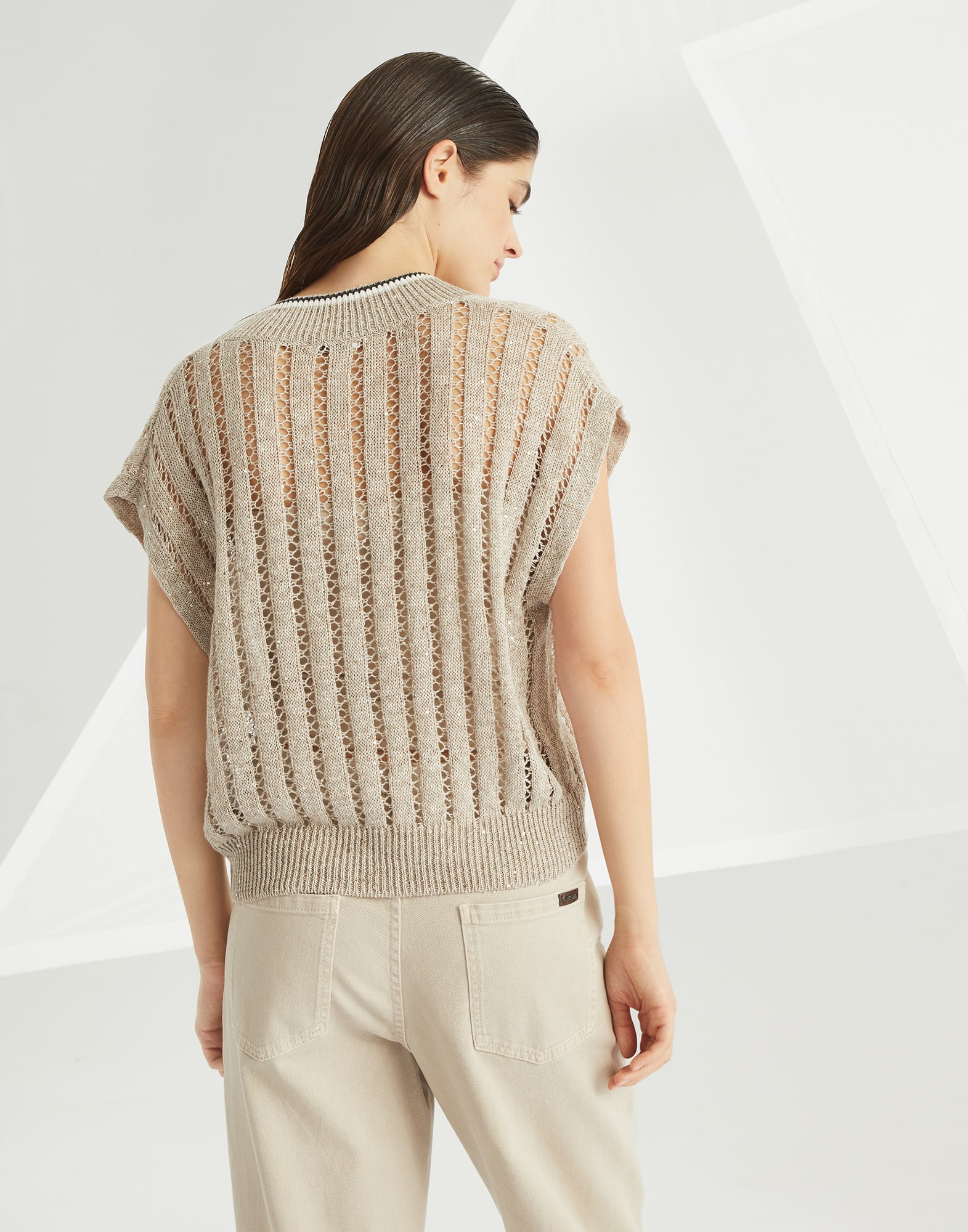 V-neck - Back view - View Full Screen