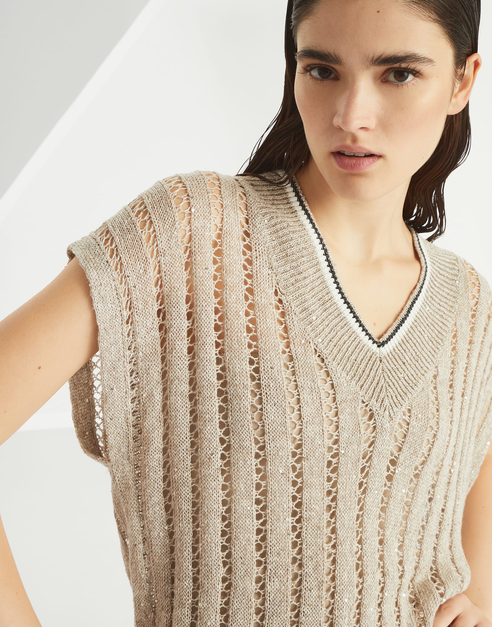 V-neck - Detail view - View Full Screen
