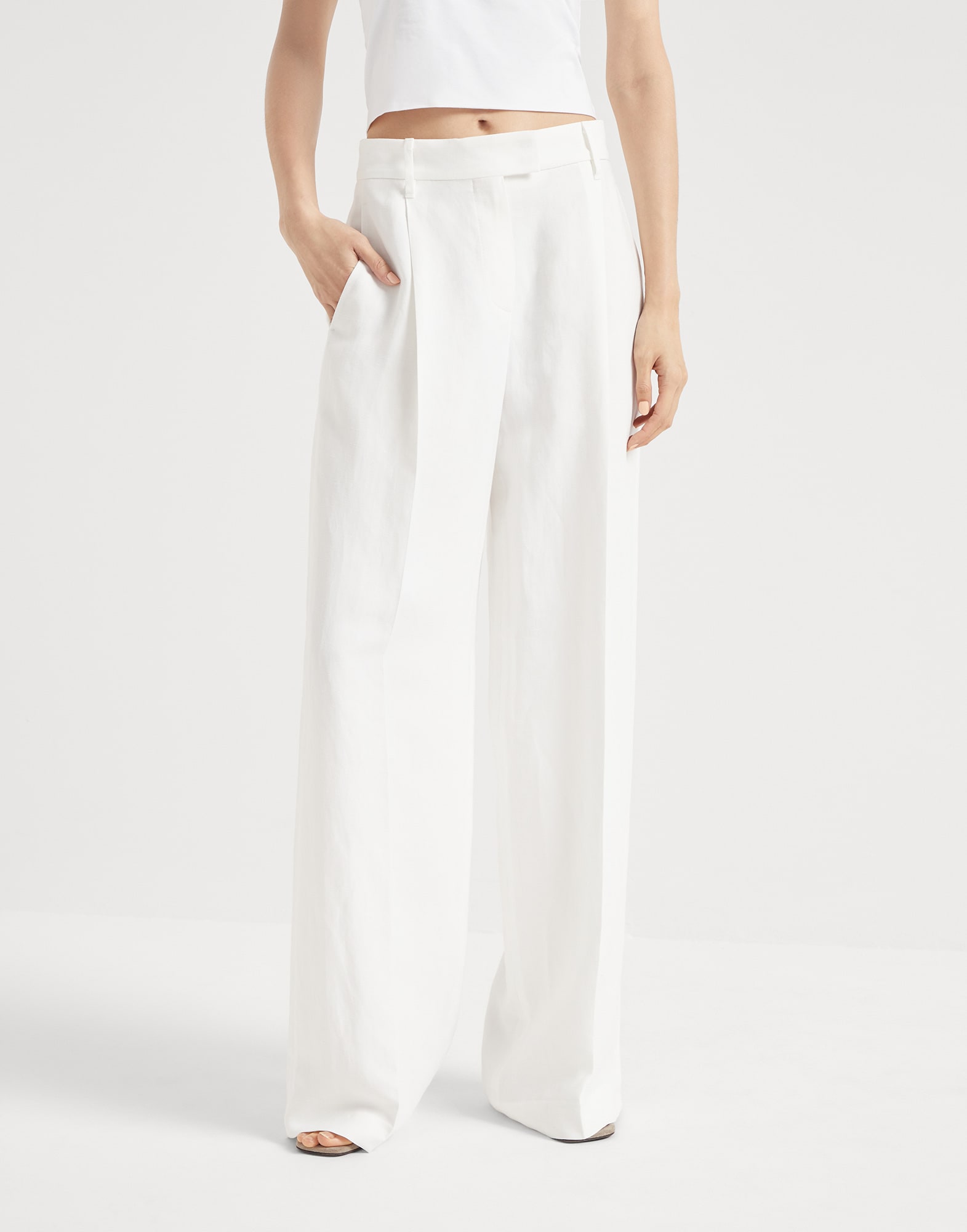 Women's pants, elegant and casual models | Brunello Cucinelli Women's pants, elegant and casual models | Brunello Cucinelli