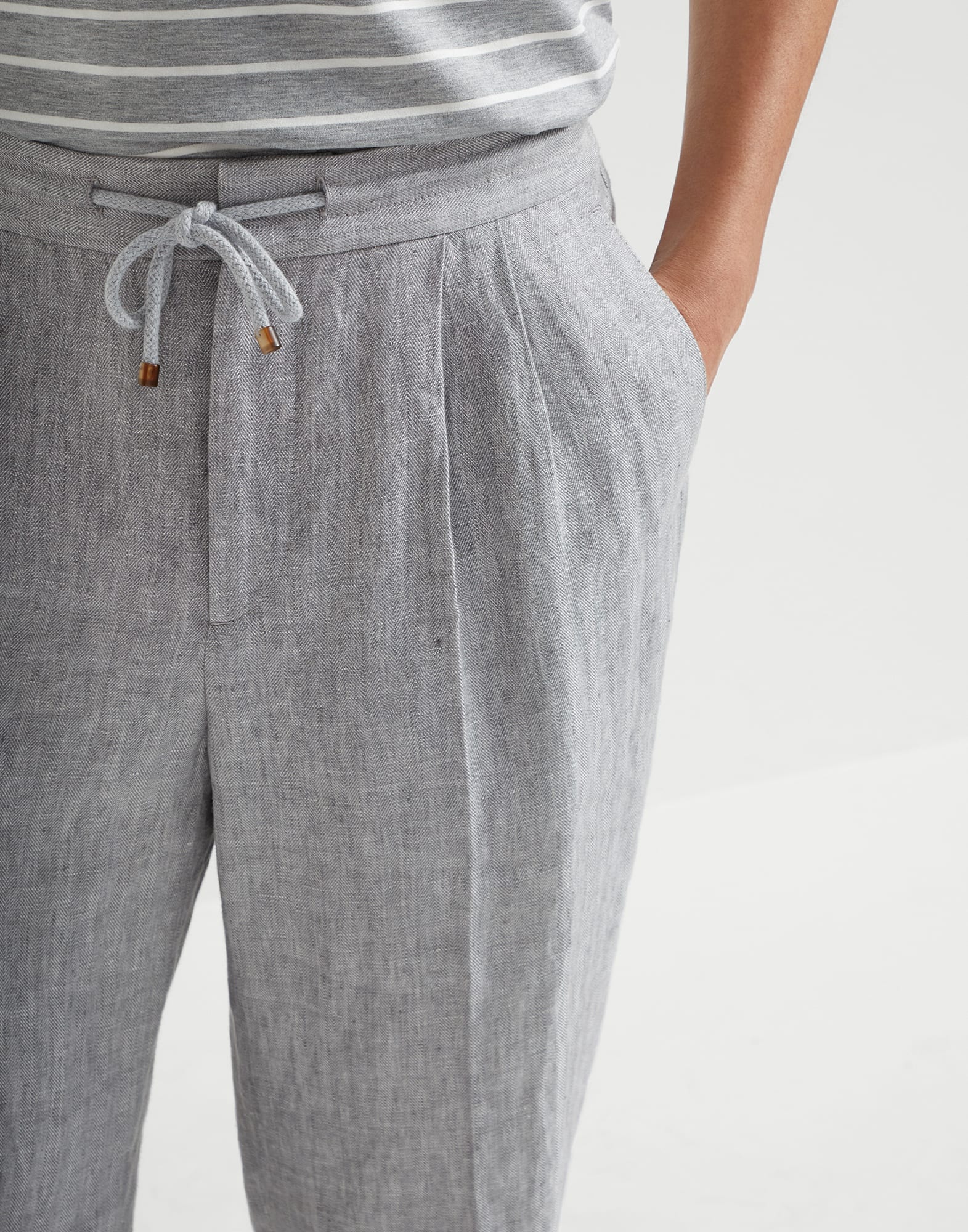 Pleated - Detail view - View Full Screen