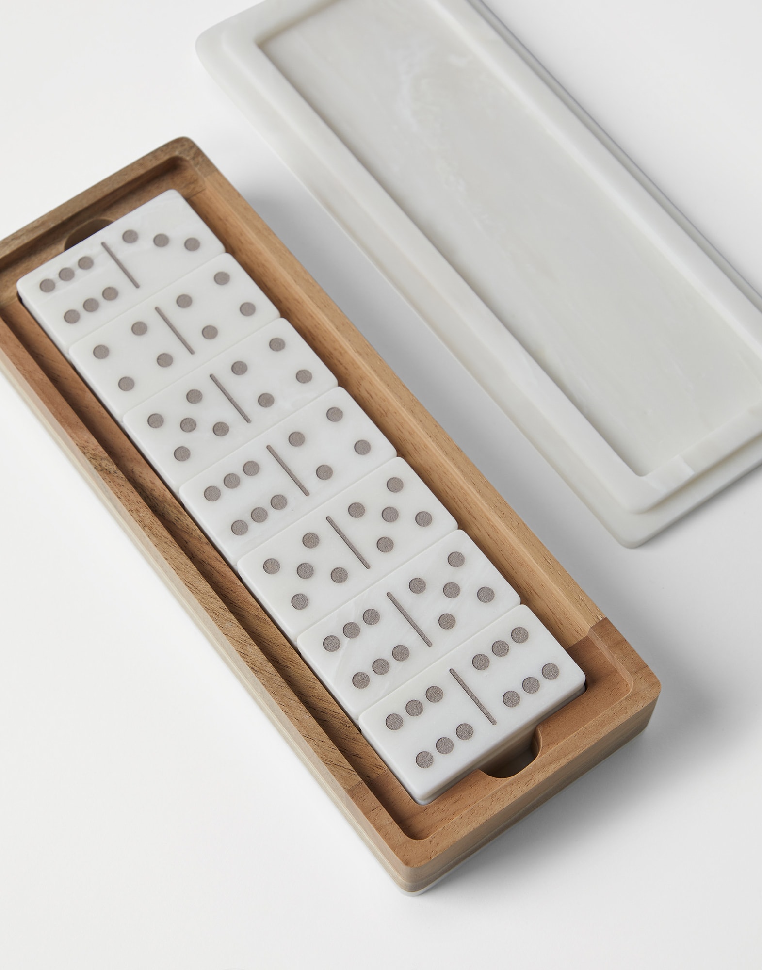 Domino Set White Lifestyle - Brunello Cucinelli