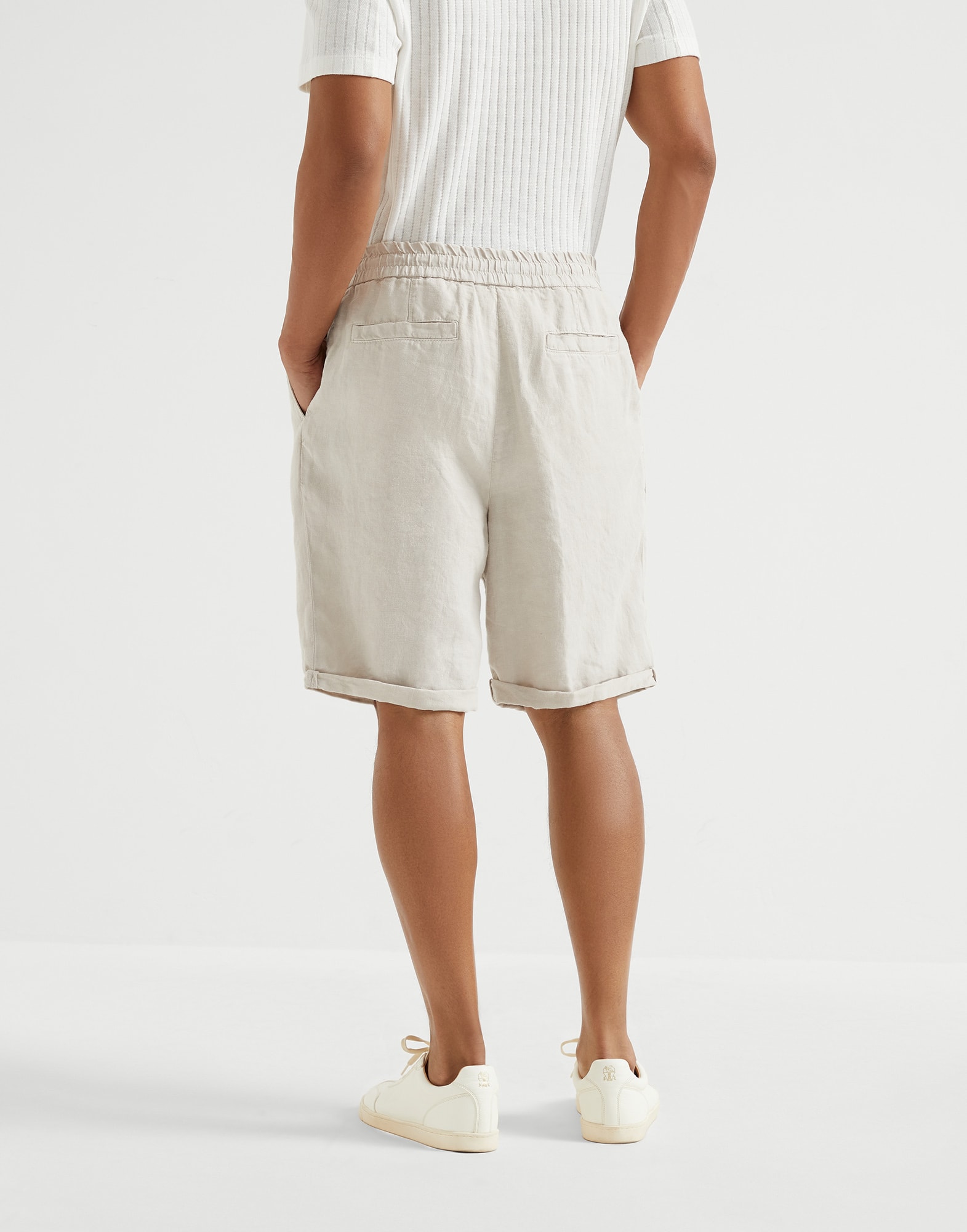 Bermuda shorts with drawstring for Man in Yuta | Brunello Bermuda shorts with drawstring for Man in Yuta | Brunello