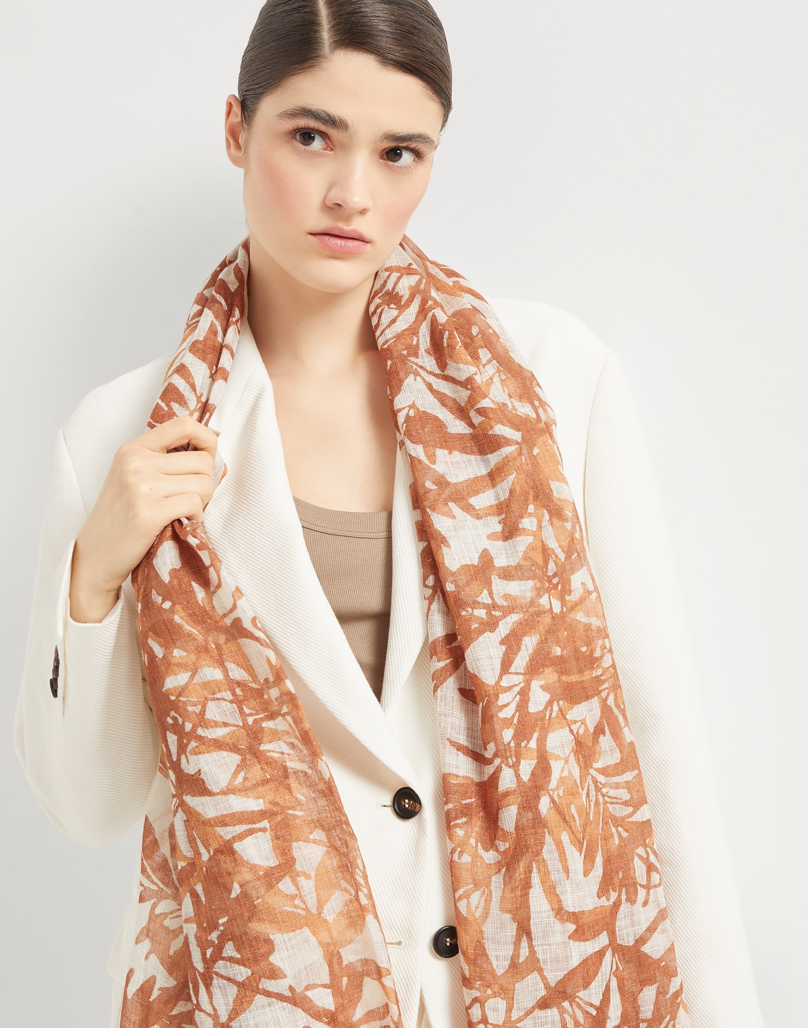 Herbarium Print scarf for Woman in Red | Brunello Cucinelli Herbarium Print scarf for Woman in Red | Brunello Cucinelli