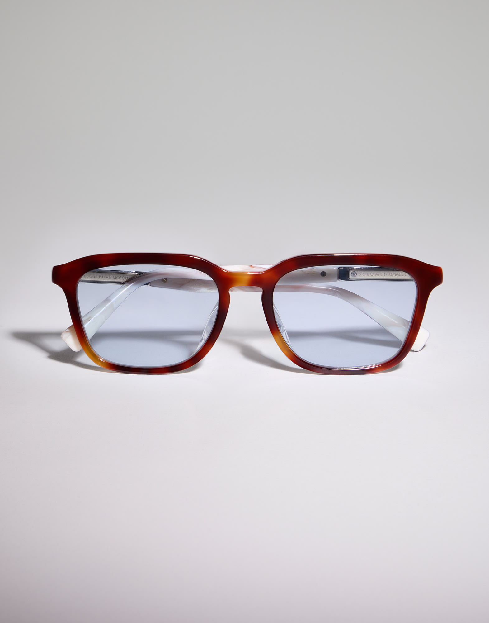 Acetate - Front view - View Full Screen