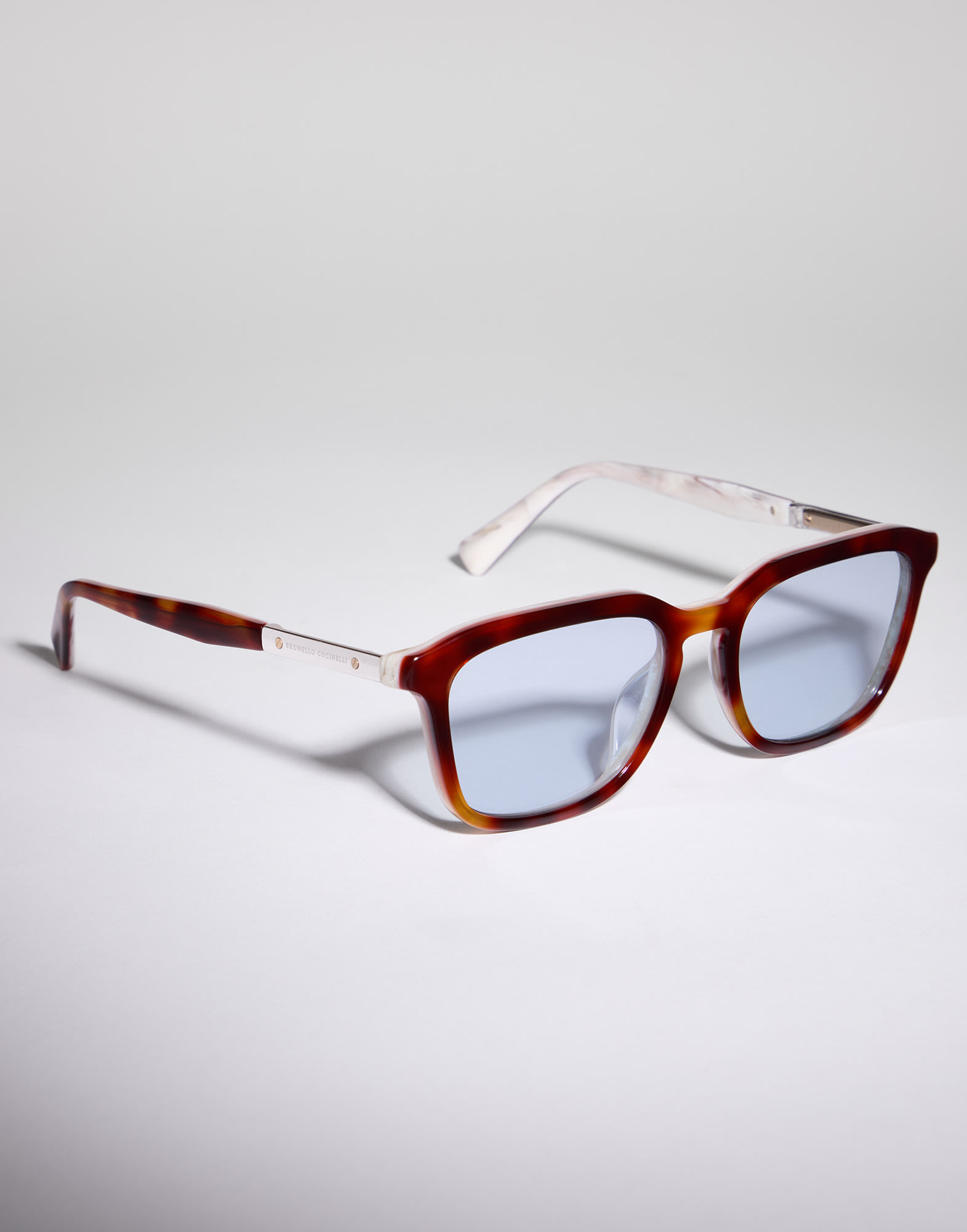 Acetate - Back view - View Full Screen