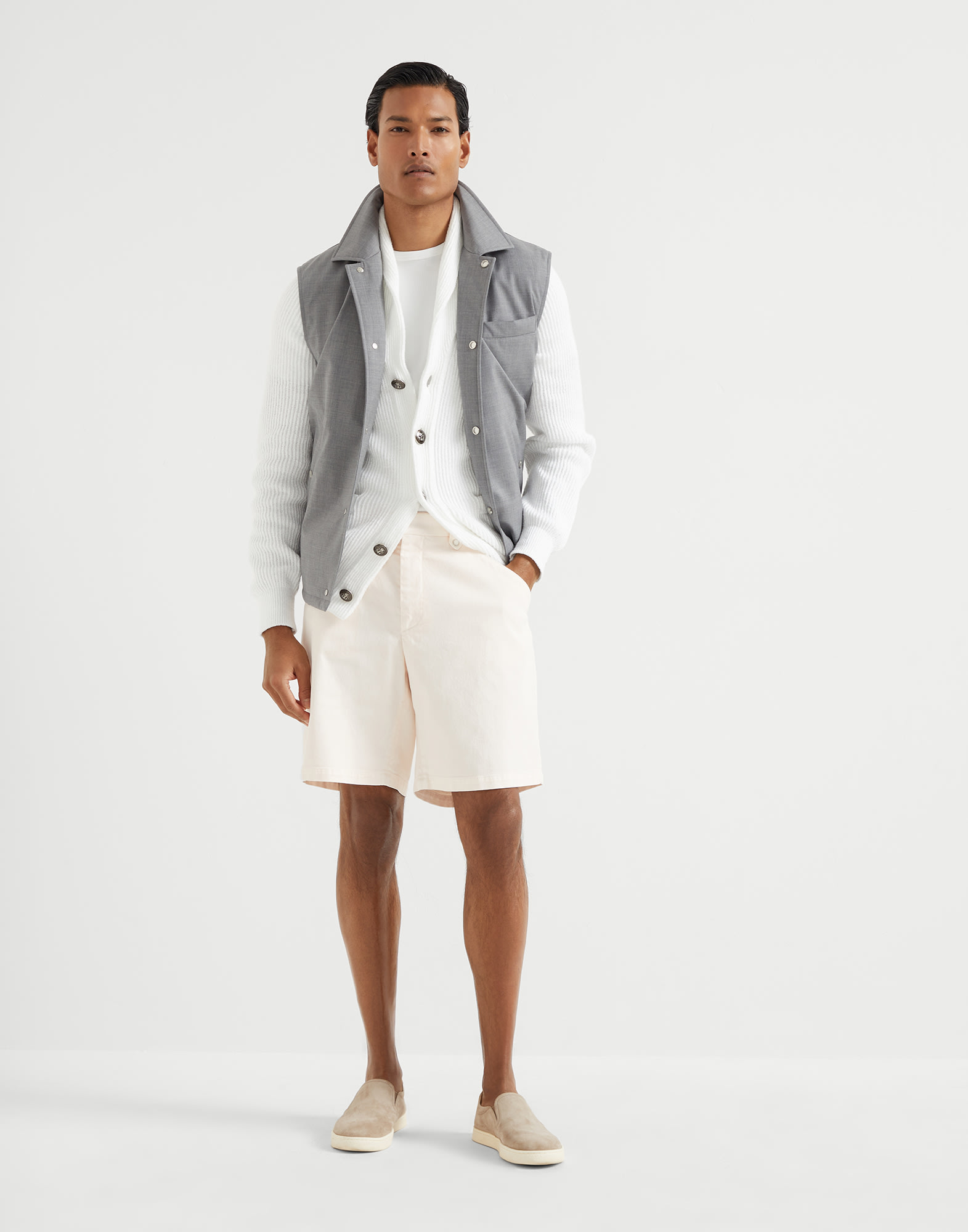 251MOUTFIT47WEB image number 0