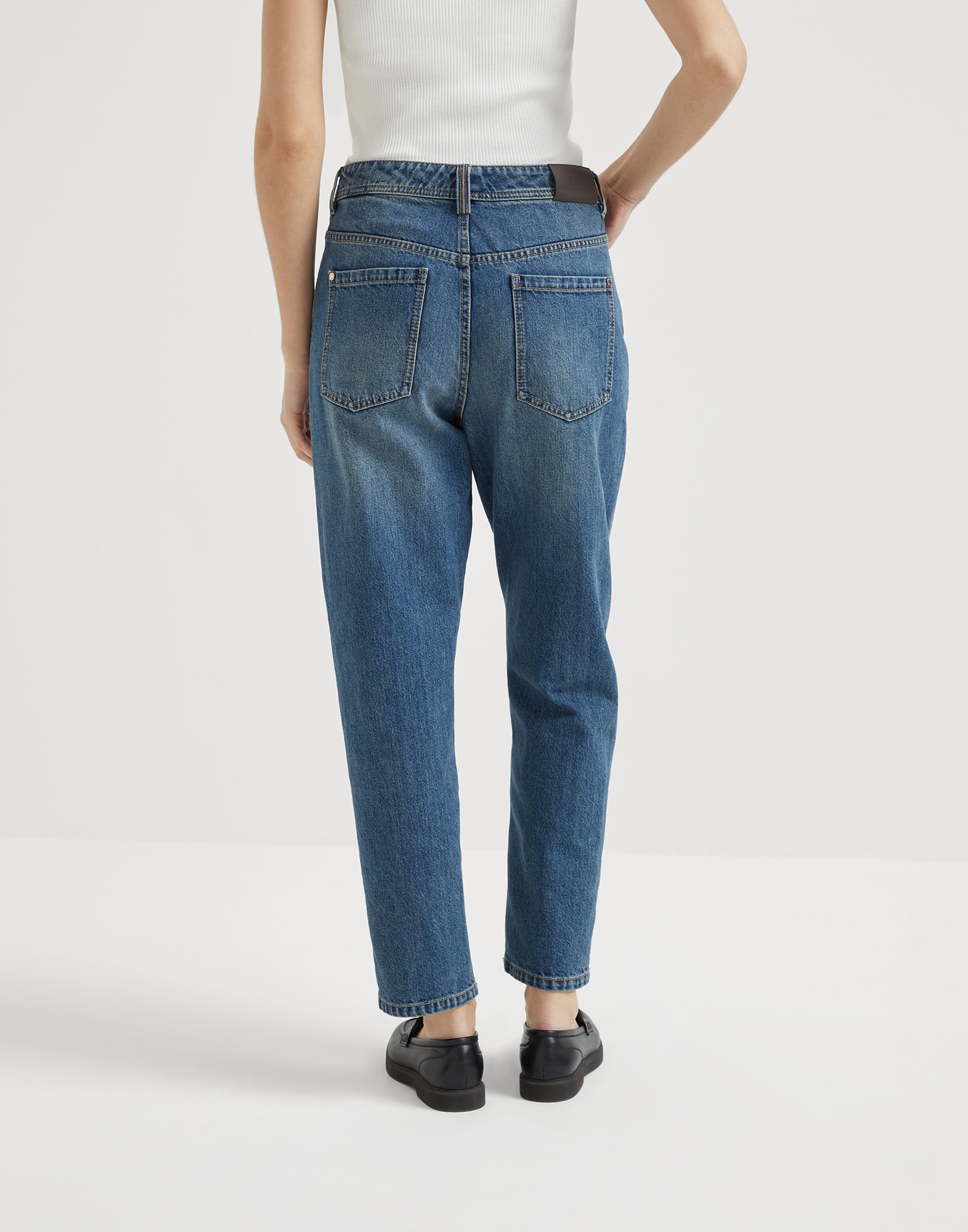 【関税込み】BRUNELLO CUCINELLI SARTORIAL BAGGY' PANTS Baggy Tapered trousers for Woman in Light Denim | Brunello