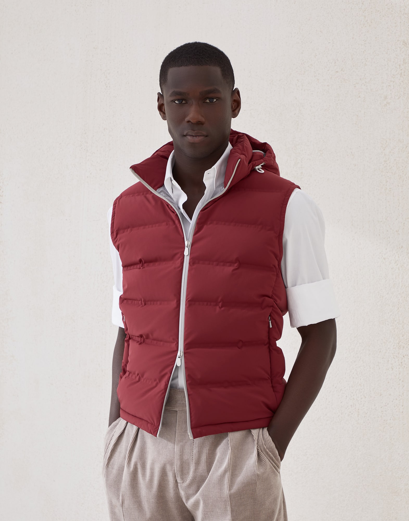 タフタ ダウンベスト ガーネット メンズ - Brunello Cucinelli