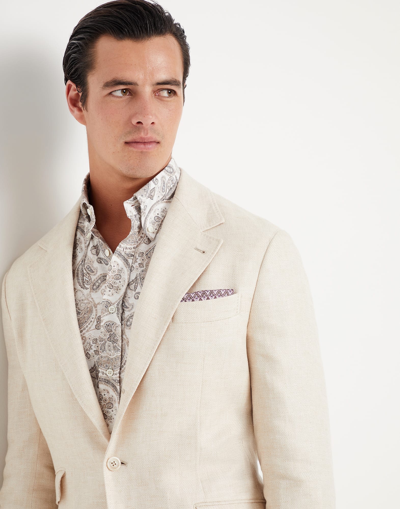 Suit - Detail view - View Full Screen