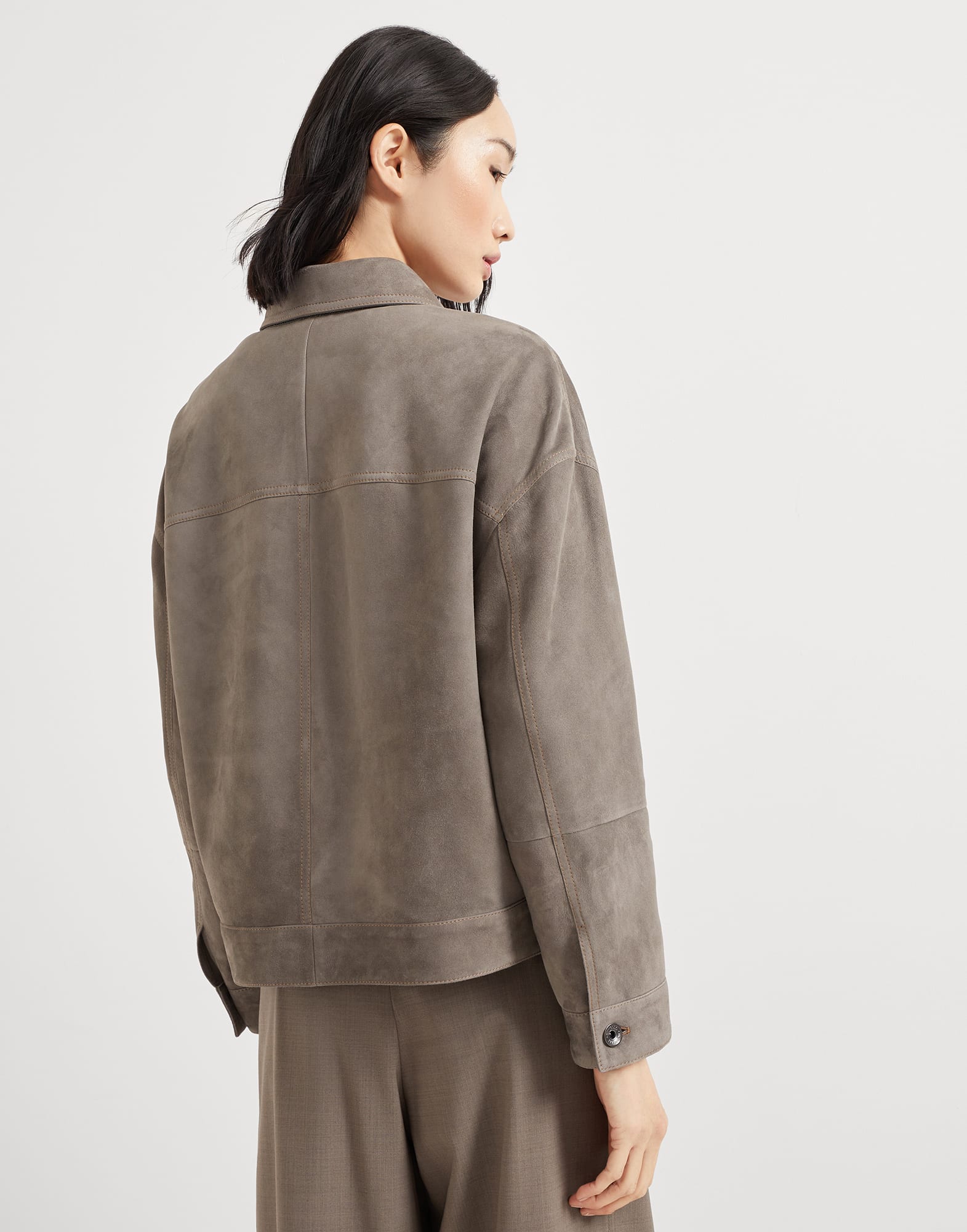 Leather - Back view - View Full Screen