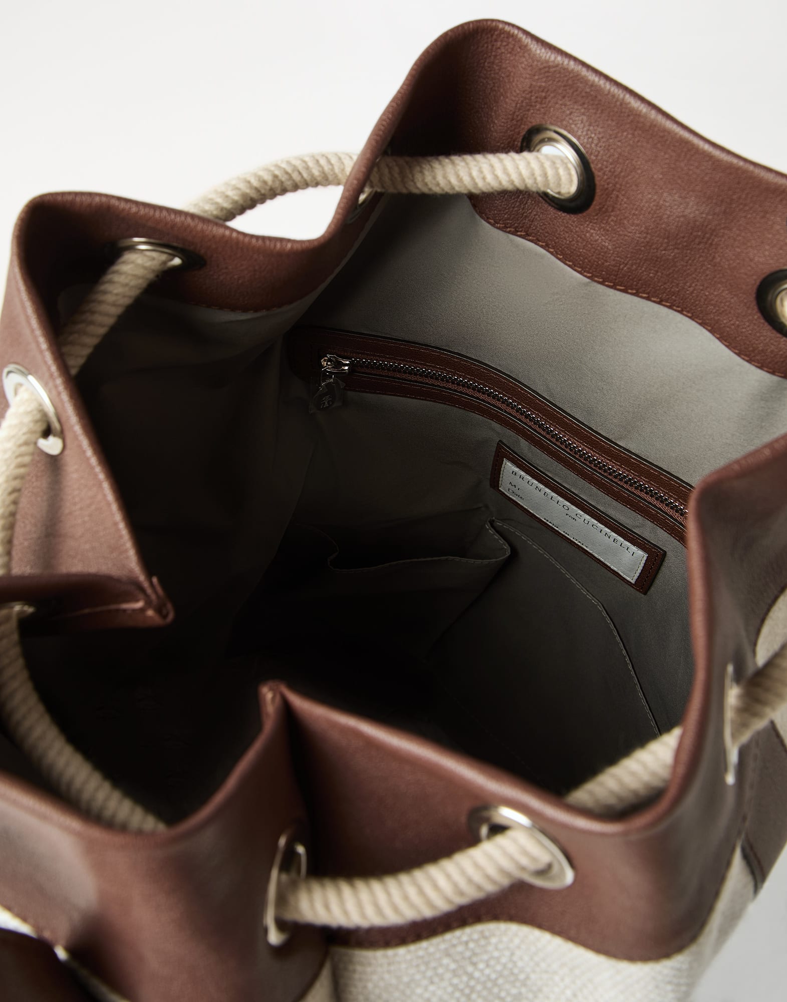 Backpack - Full look - View Full Screen
