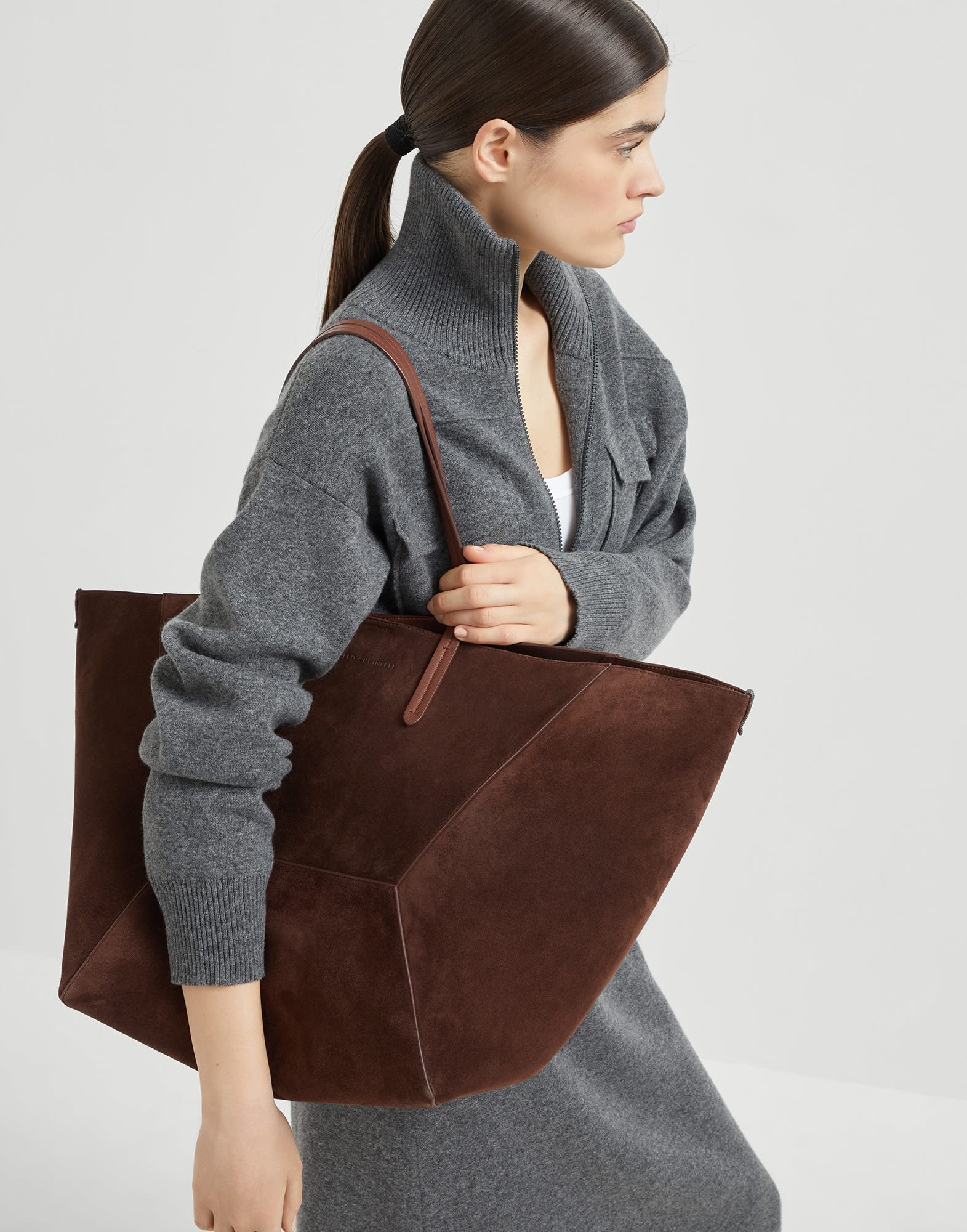 Tote - Editorial view - View Full Screen