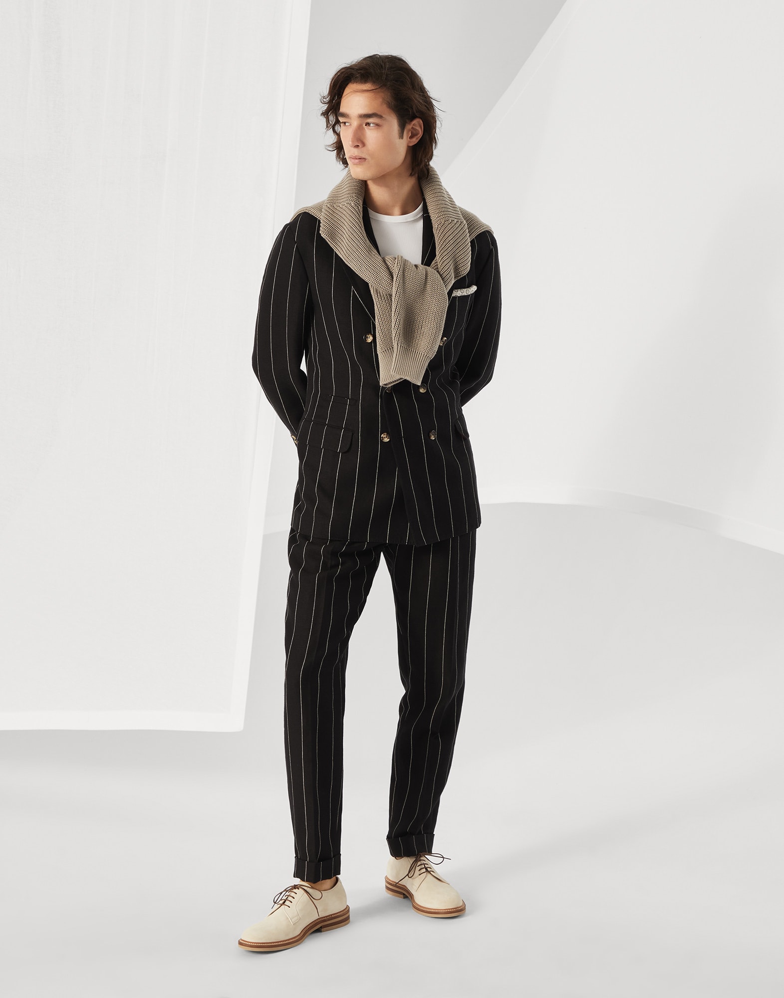 Pleated - Full look - View Full Screen