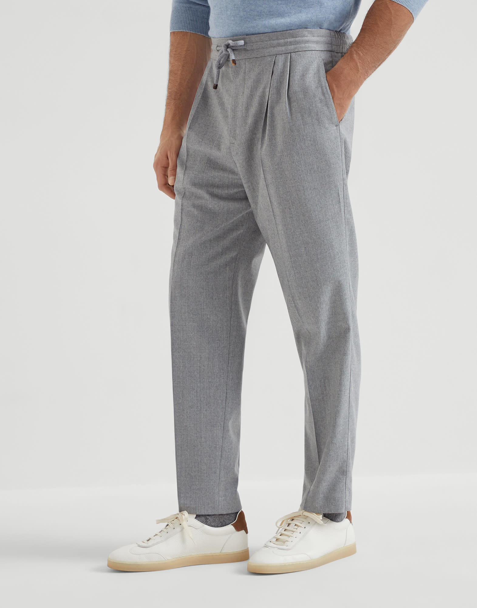 Pantalone con Pince - Vista frontale - Visualizza a schermo intero