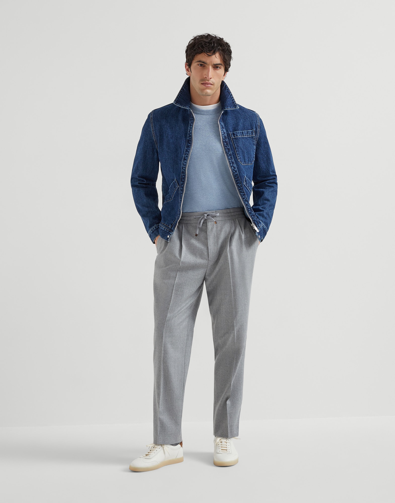 Pantalone con Pince - Vista look completo - Visualizza a schermo intero