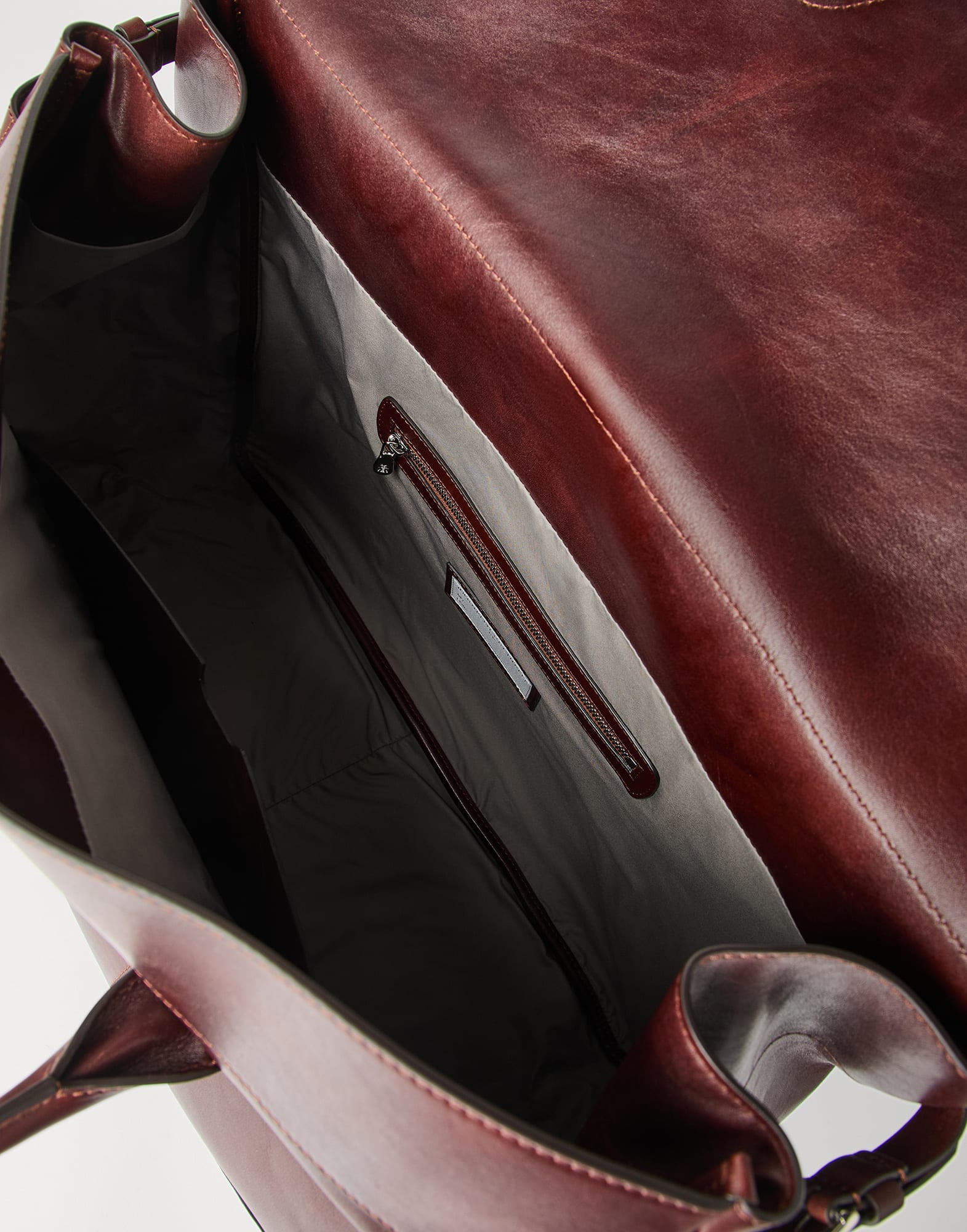 Travel Bag - Full look - View Full Screen