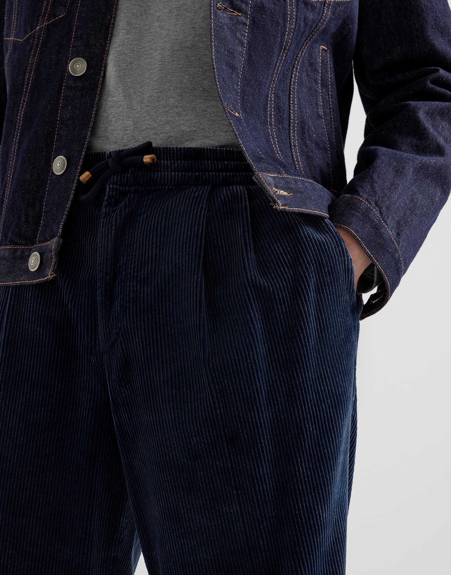 Pleated - Detail view - View Full Screen