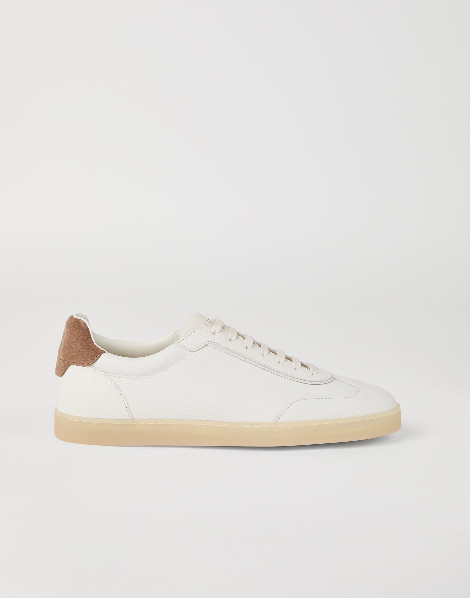 Sneakers - Full look - View Full Screen