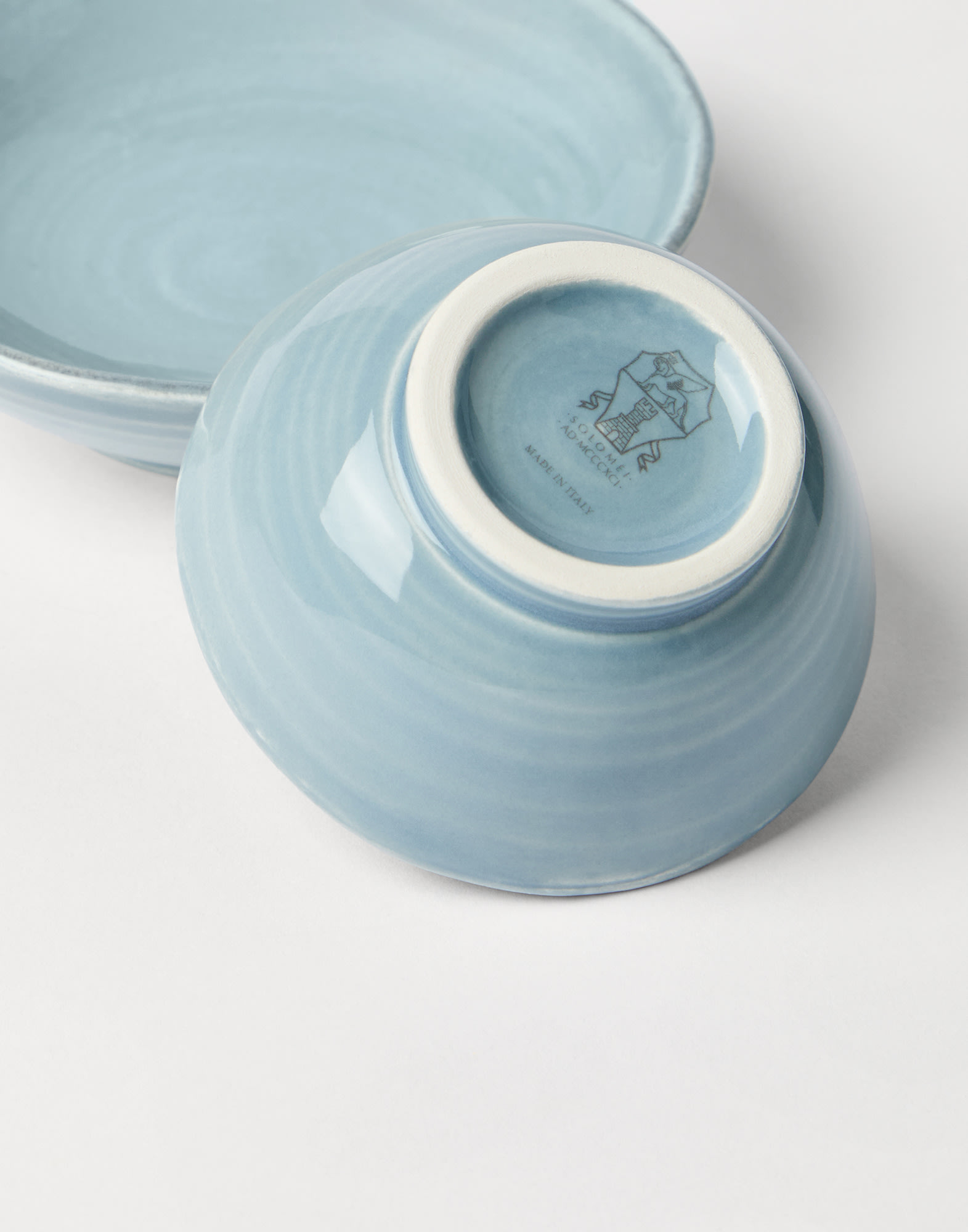 Dinnerware - Detail view - View Full Screen