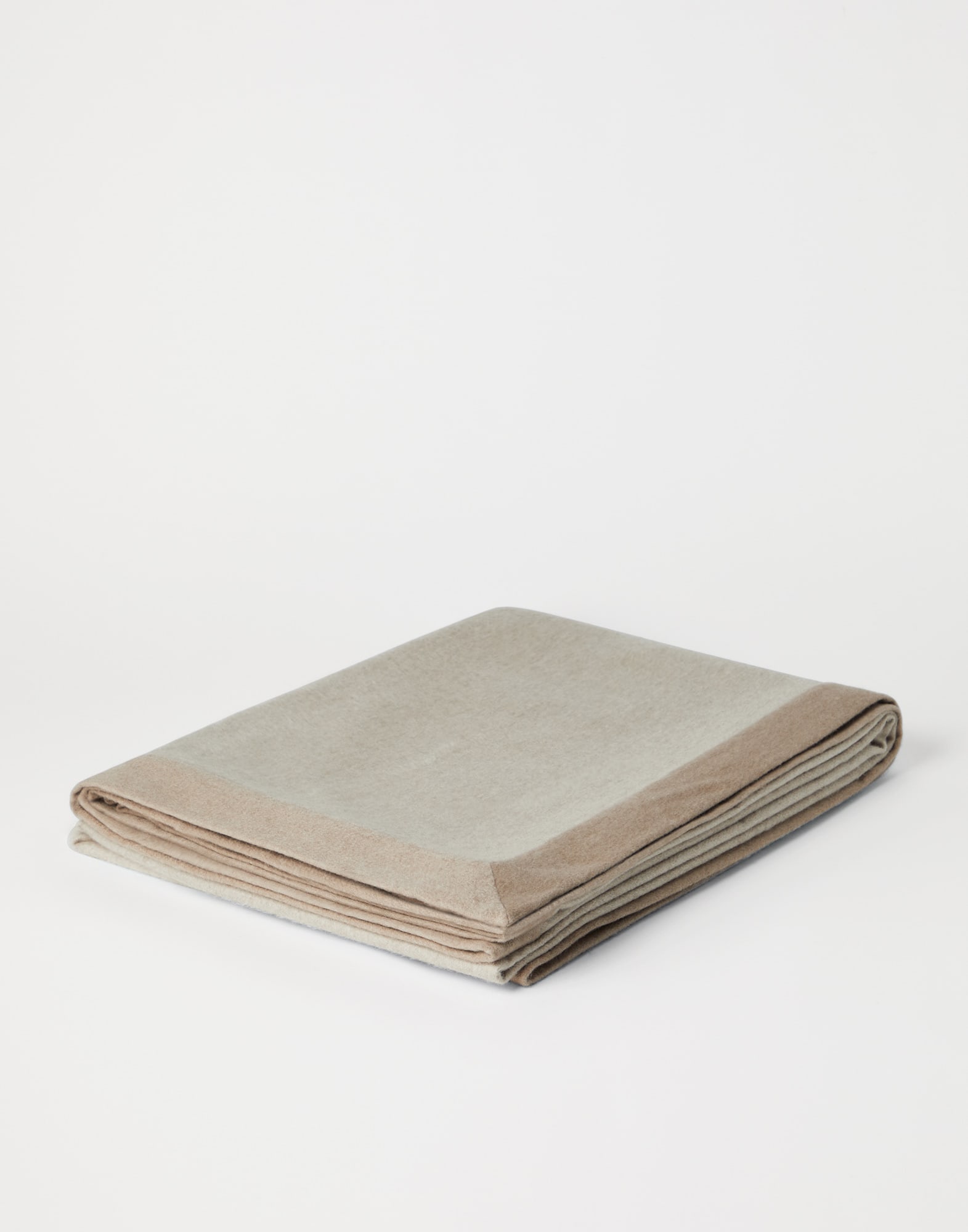 Cashmere throw with contrasting border Beige Lifestyle - Brunello Cucinelli