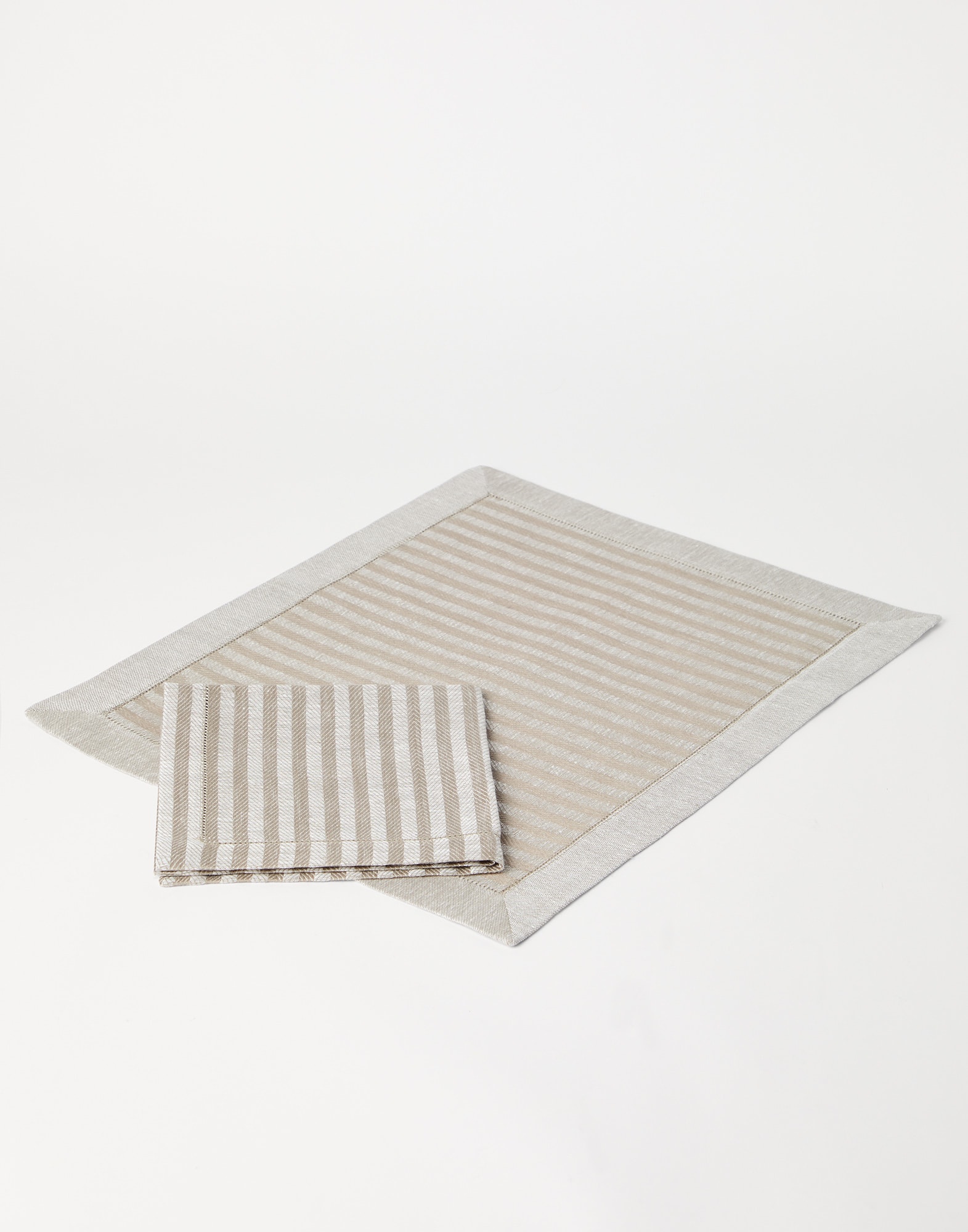 Placemat and napkin set Light Grey Lifestyle - Brunello Cucinelli